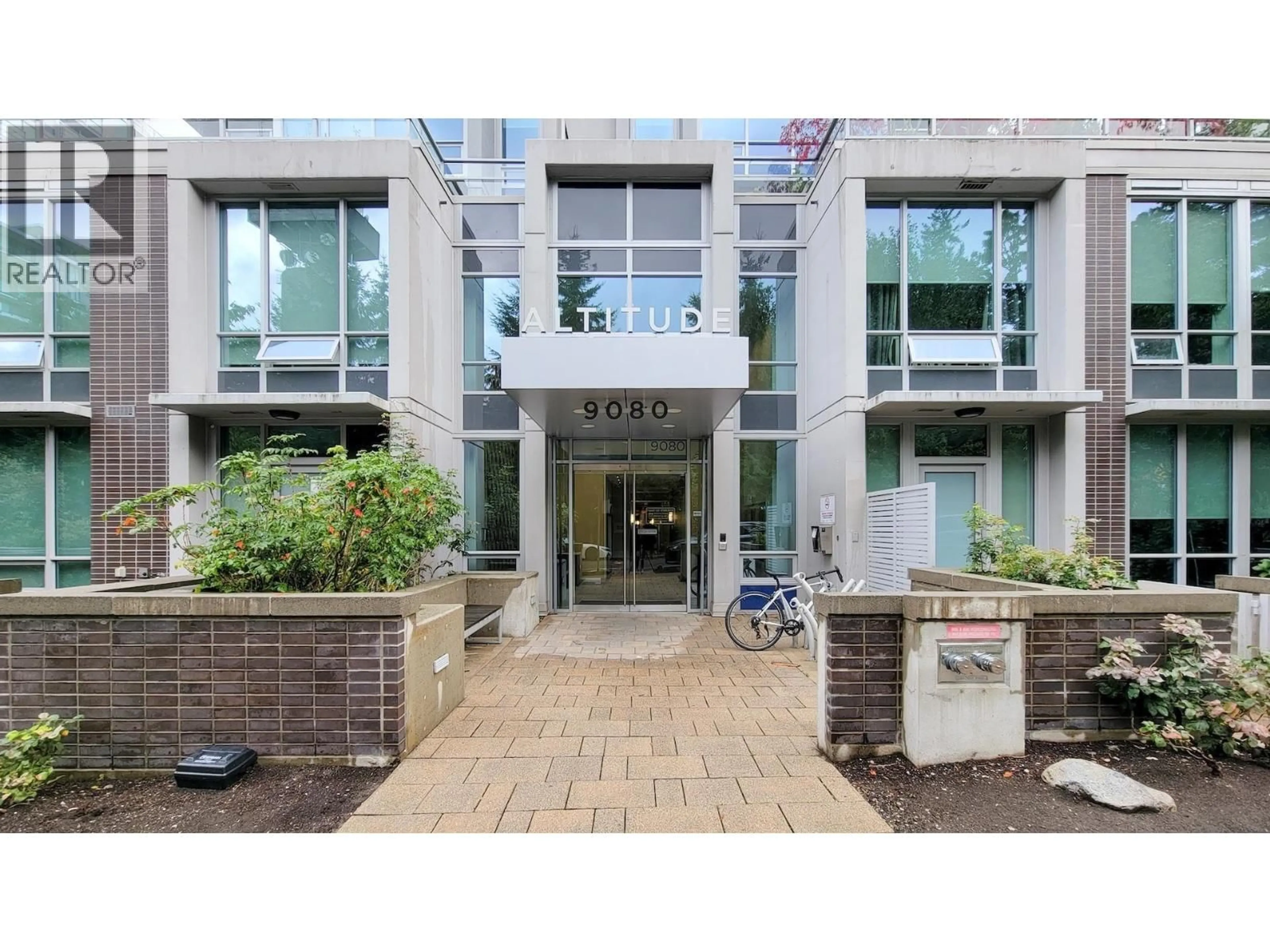 Indoor foyer for 706 - 9080 UNIVERSITY CRESCENT, Burnaby British Columbia V5A0B7