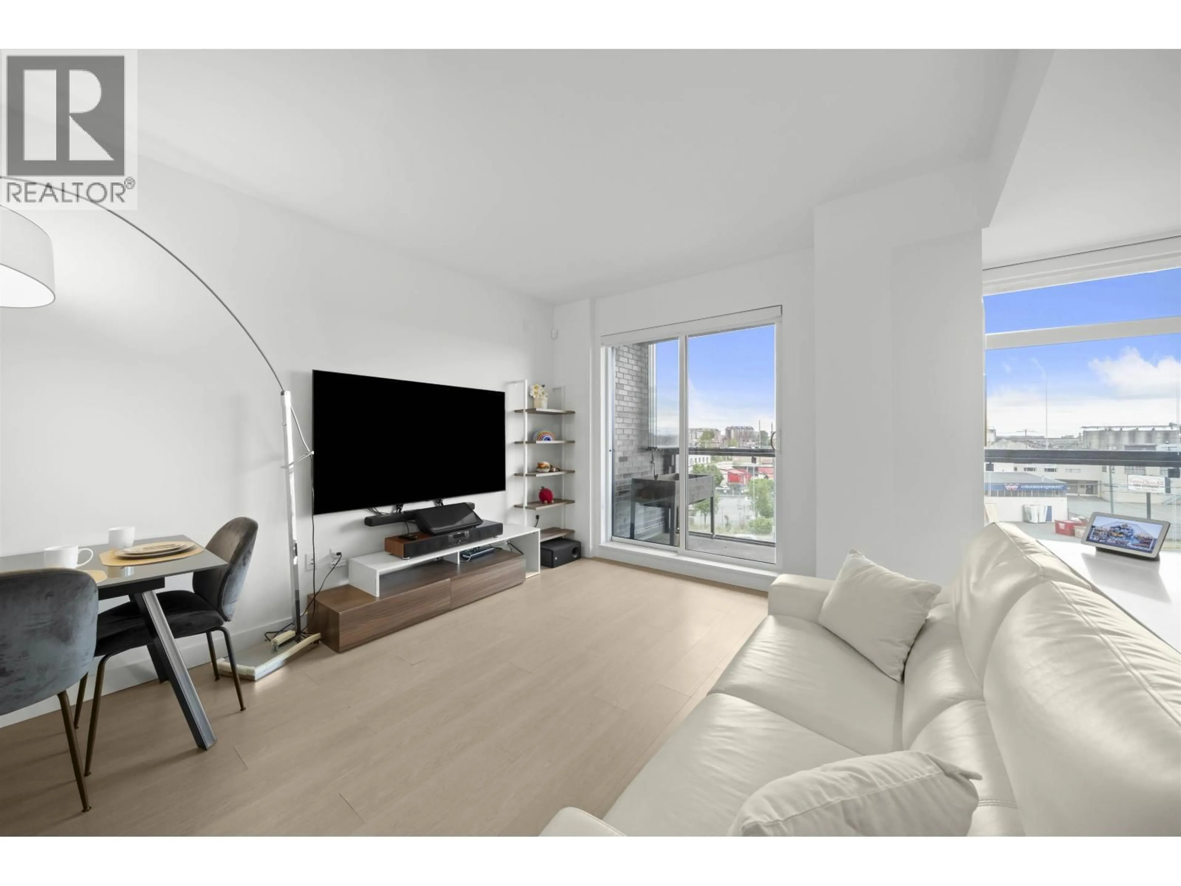 Living room with furniture, unknown for 301 - 8888 OSLER STREET, Vancouver British Columbia V6P4G2