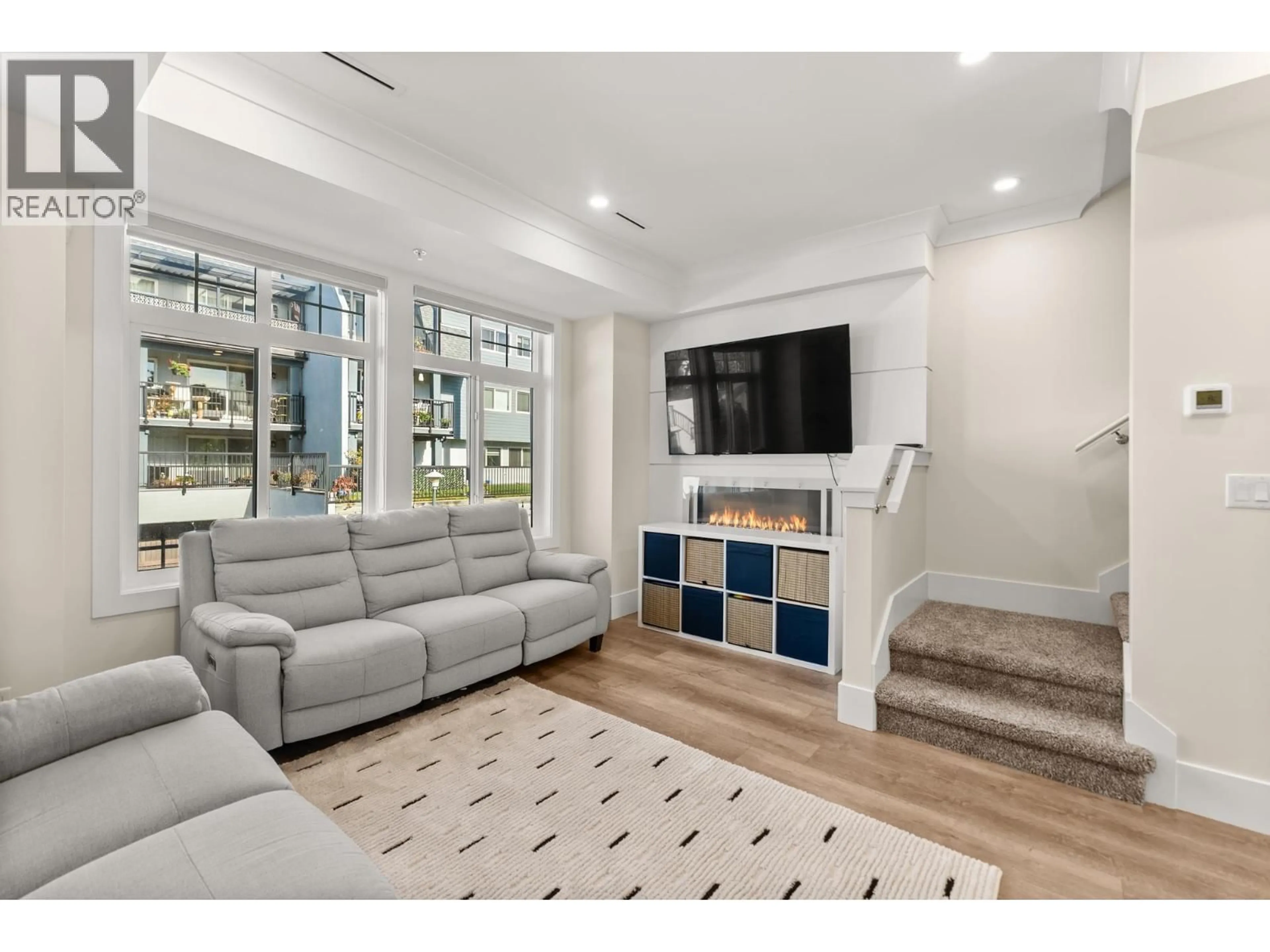 Living room with furniture, unknown for 4920 ELLIS LANE, Delta British Columbia V4K0E1