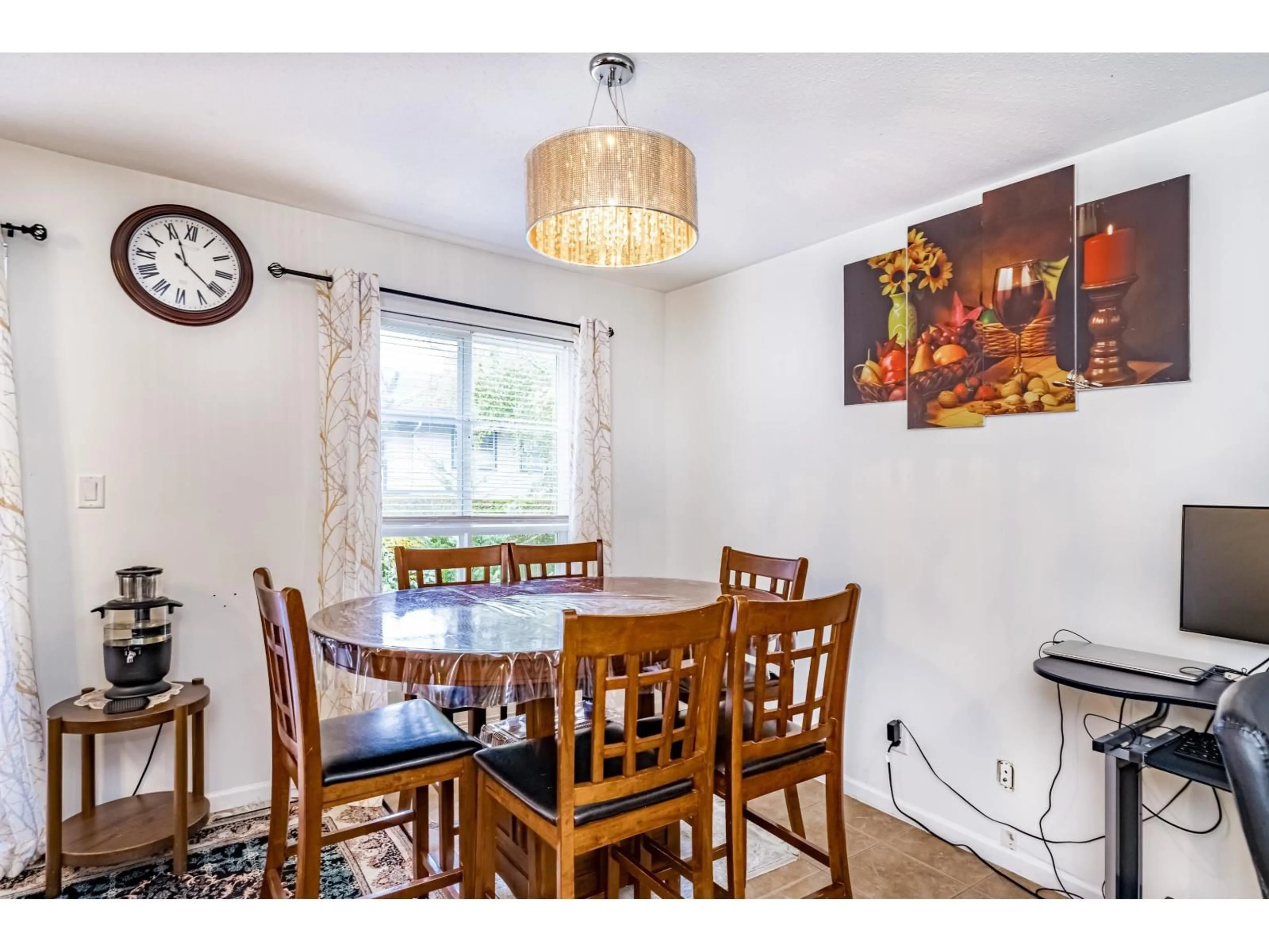 Dining room, wood/laminate floor for 32 - 20890 57, Langley British Columbia V3A8M7