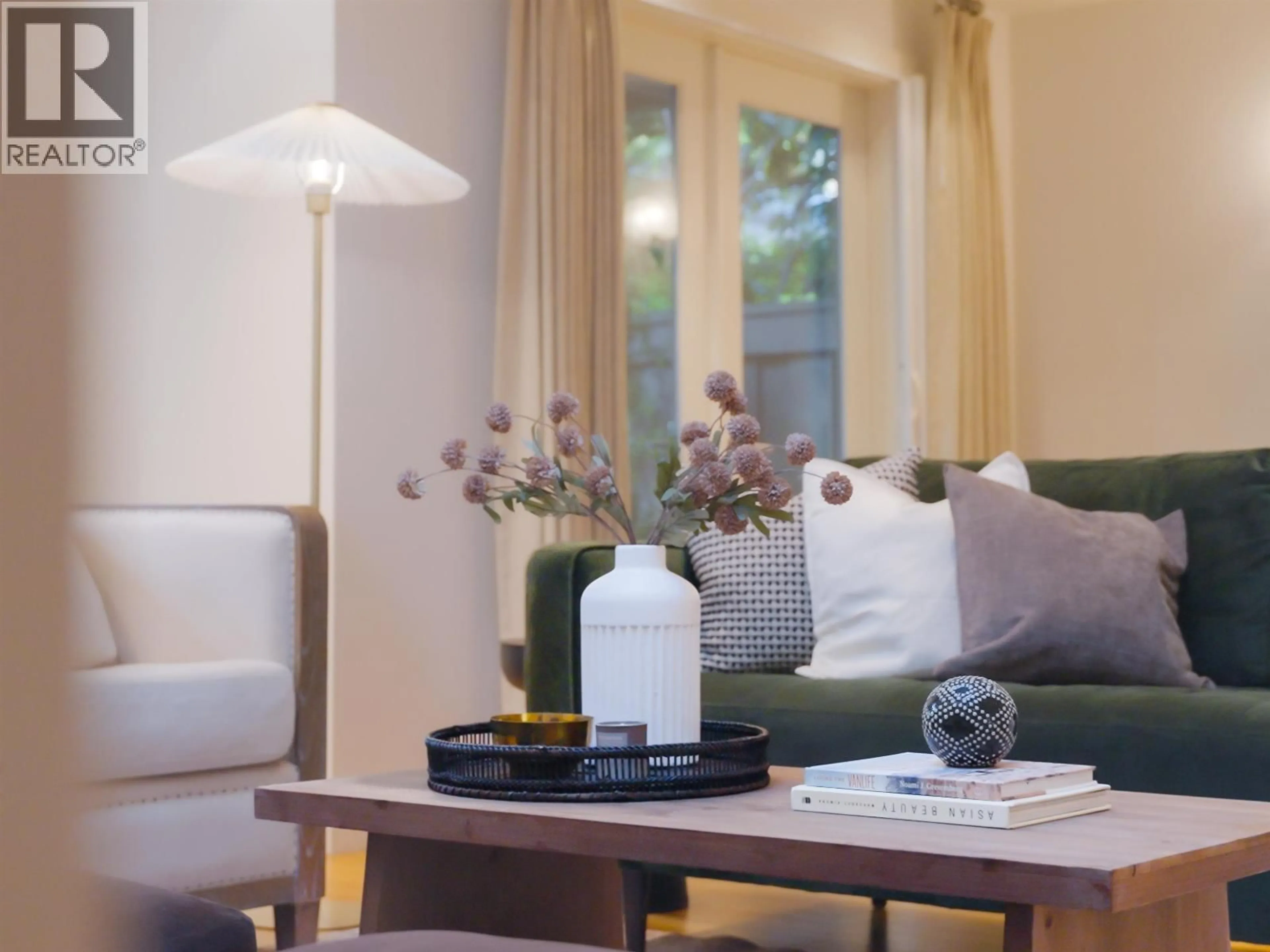 Living room with furniture, wood/laminate floor for 23 - 4900 CARTIER STREET, Vancouver British Columbia V6M4H2