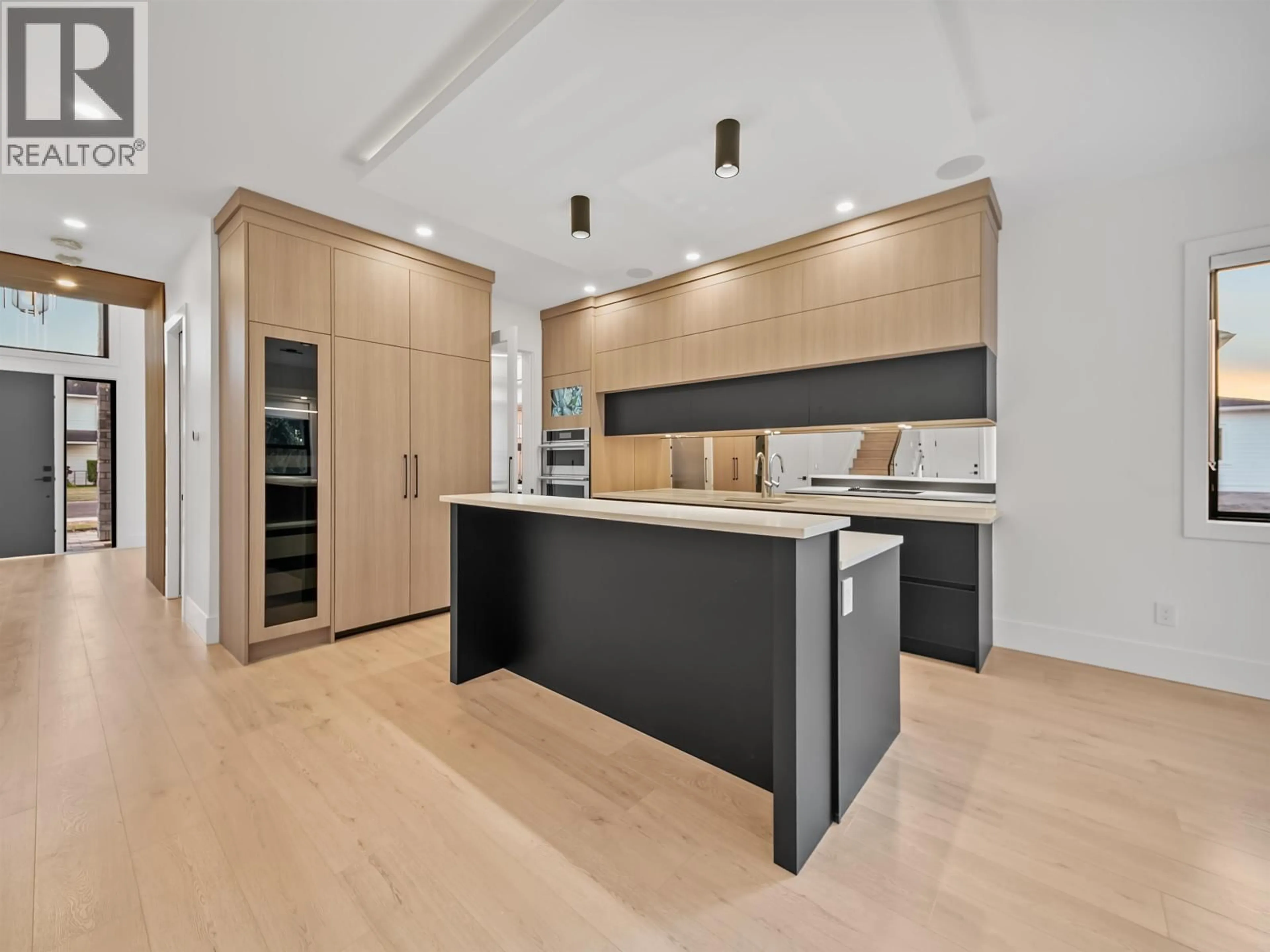 Contemporary kitchen, unknown for 6079 44A AVENUE, Ladner British Columbia V4K4C8