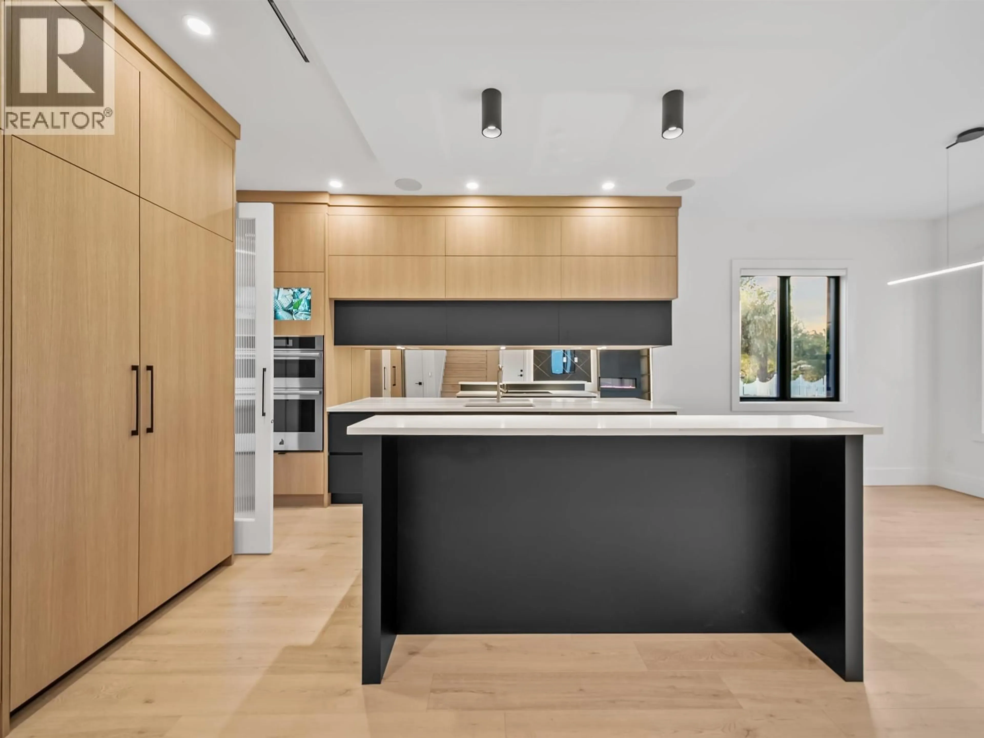 Contemporary kitchen, unknown for 6079 44A AVENUE, Ladner British Columbia V4K4C8