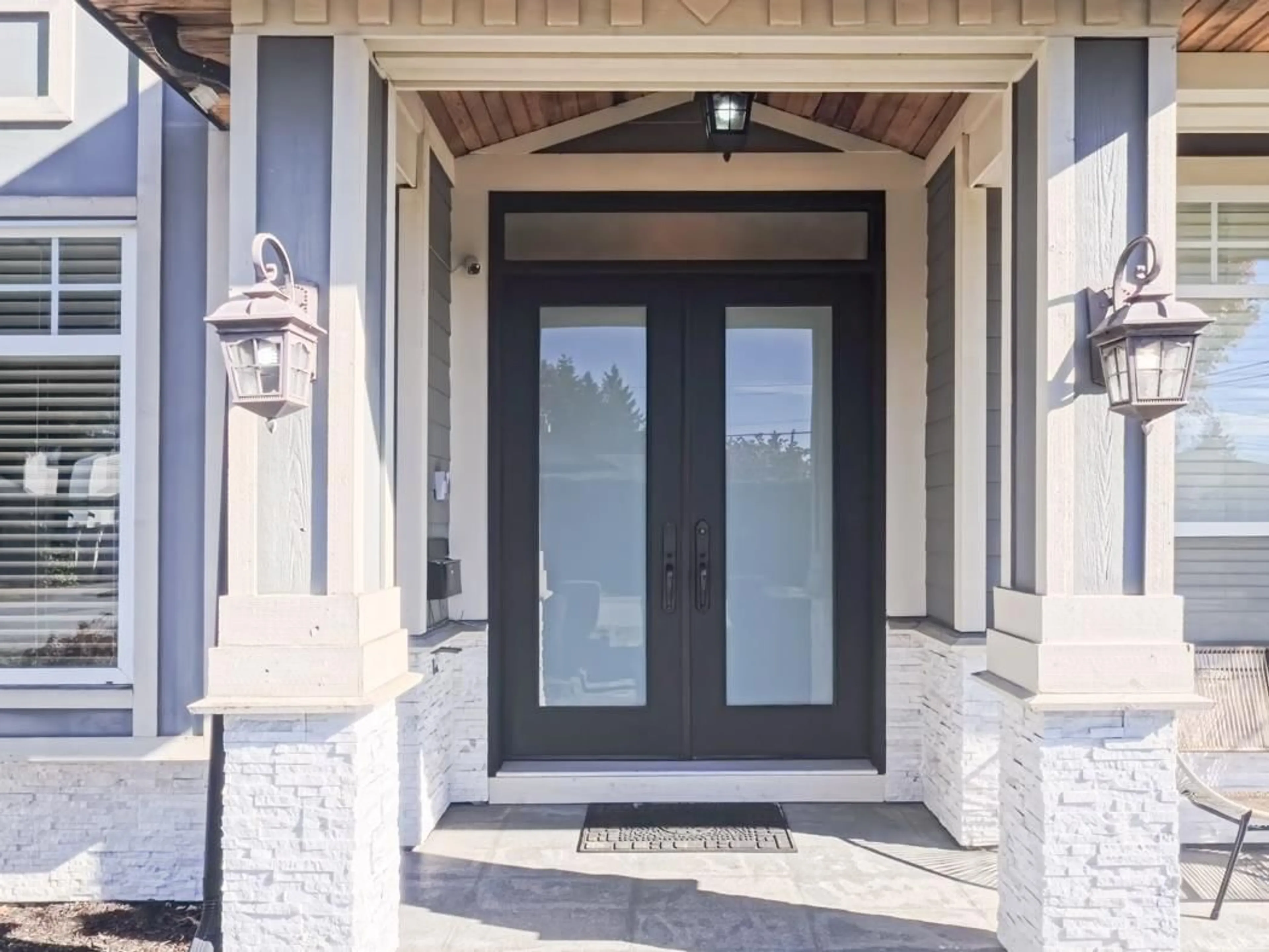 Indoor entryway for 7420 116A, Delta British Columbia V4C5X7