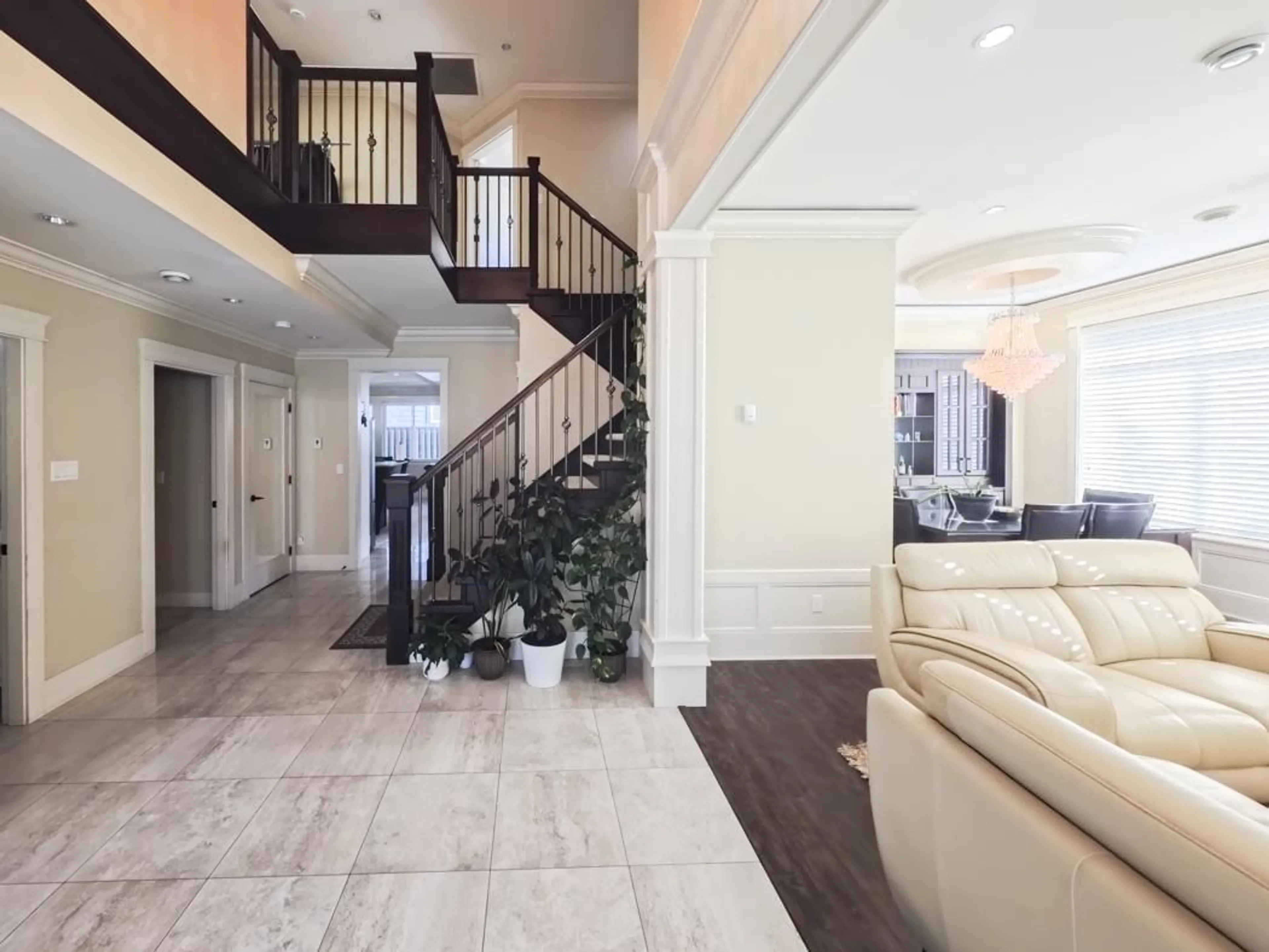Indoor foyer for 7420 116A, Delta British Columbia V4C5X7