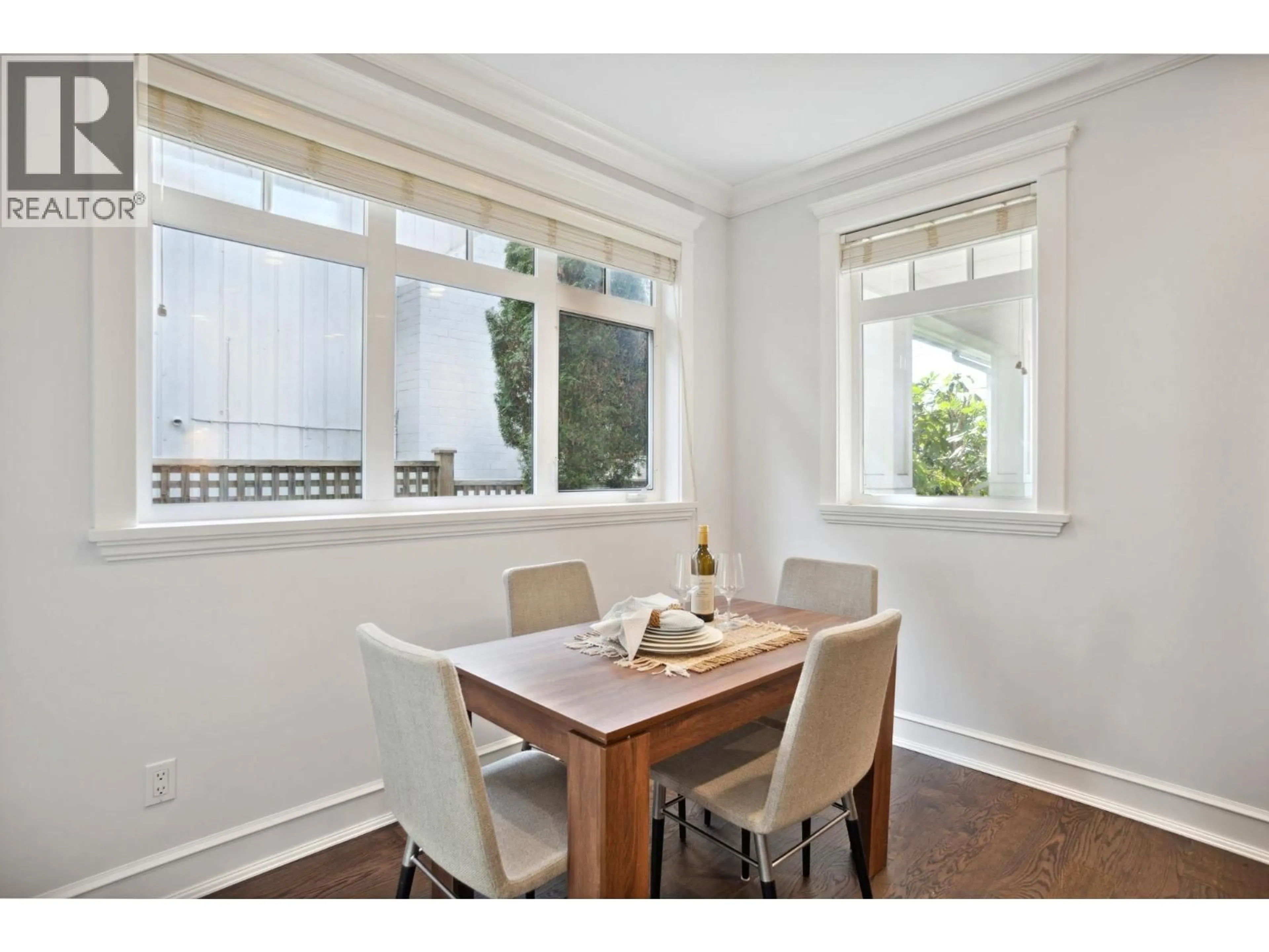 Dining room, wood/laminate floor for 2185 LAWSON AVENUE, West Vancouver British Columbia V7V2E1