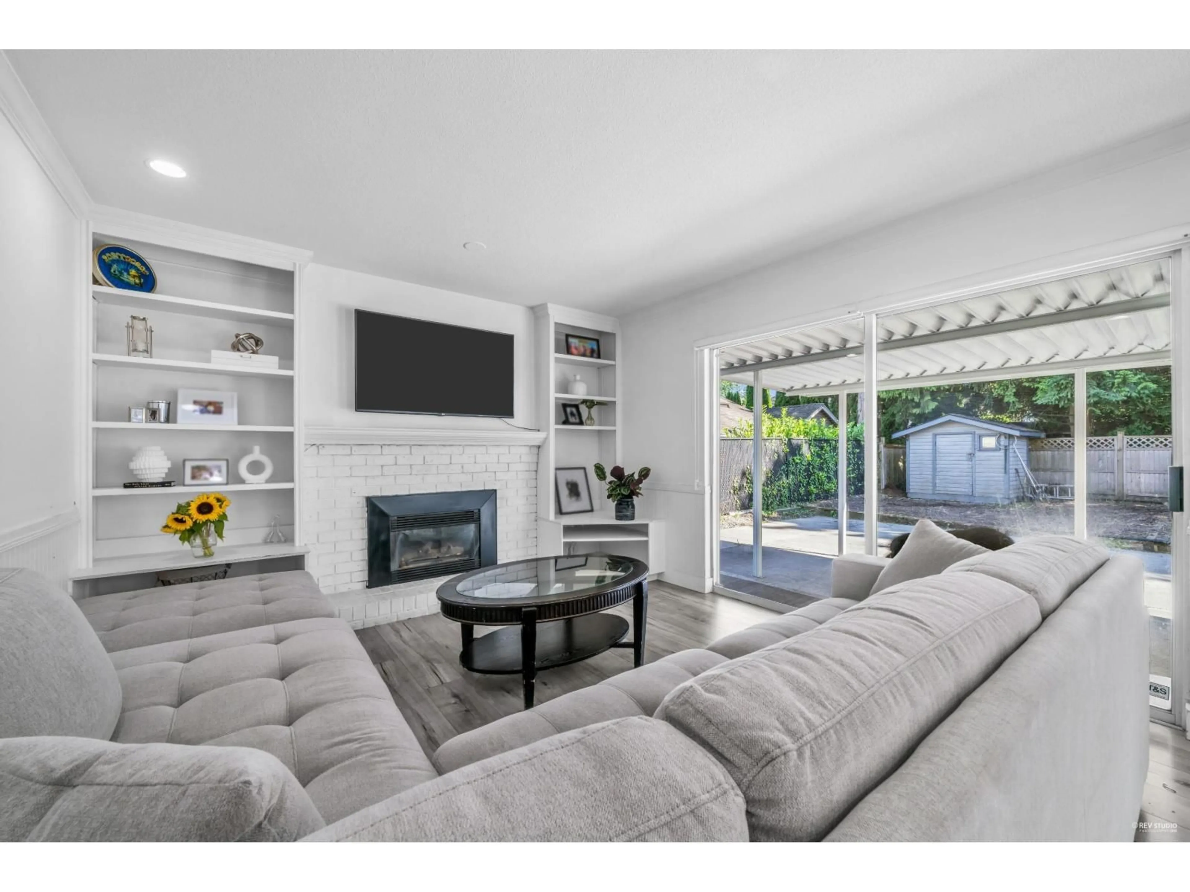 Living room with furniture, unknown for 13330 59B, Surrey British Columbia V3X2N6