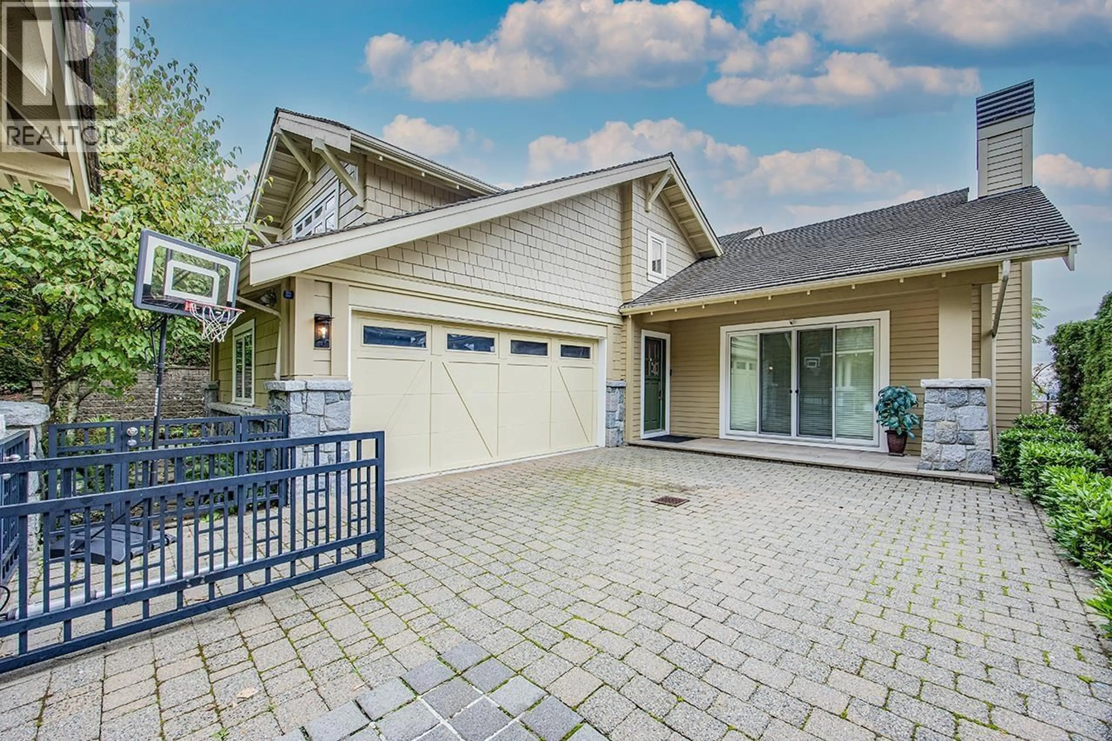 Home with vinyl exterior material, street for 2546 MARR CREEK COURT, West Vancouver British Columbia V7S0A3