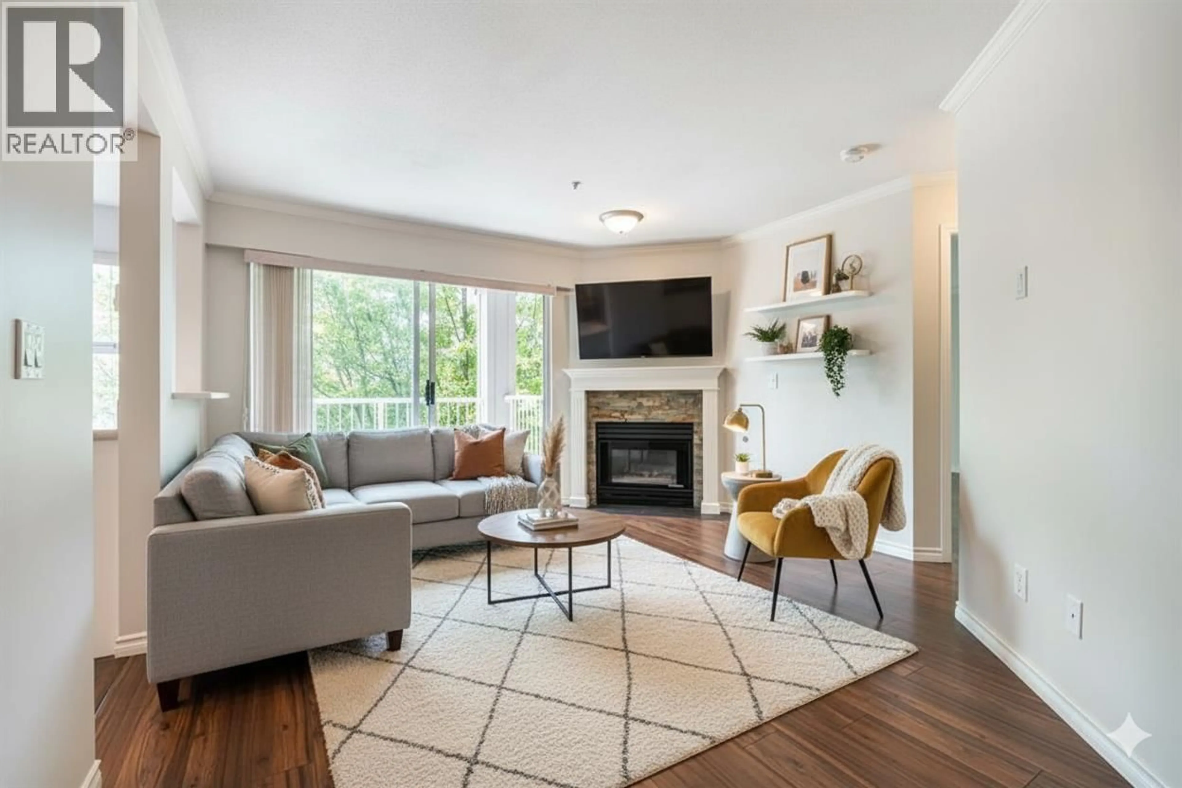 Living room with furniture, unknown for 102 - 135 ELEVENTH STREET, New Westminster British Columbia V3M4C7