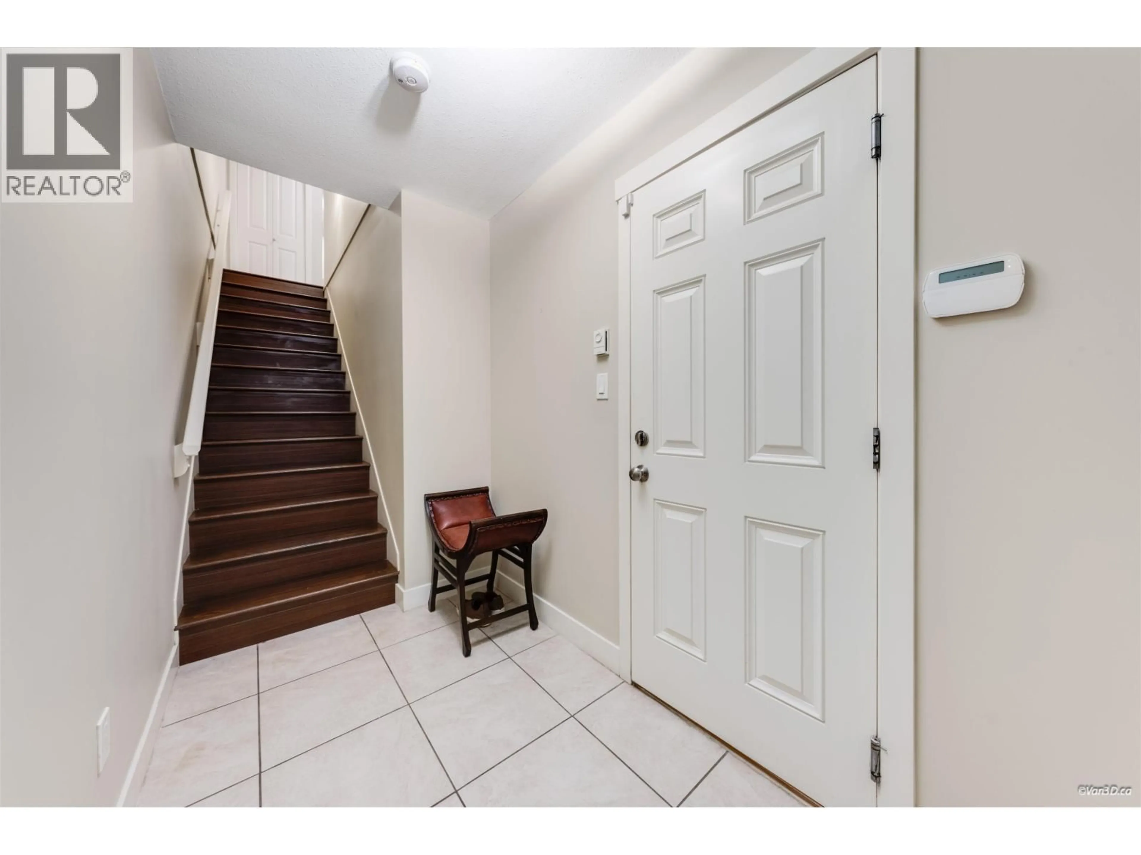 Indoor entryway for 31 - 7051 ASH STREET, Richmond British Columbia V6Y2R9