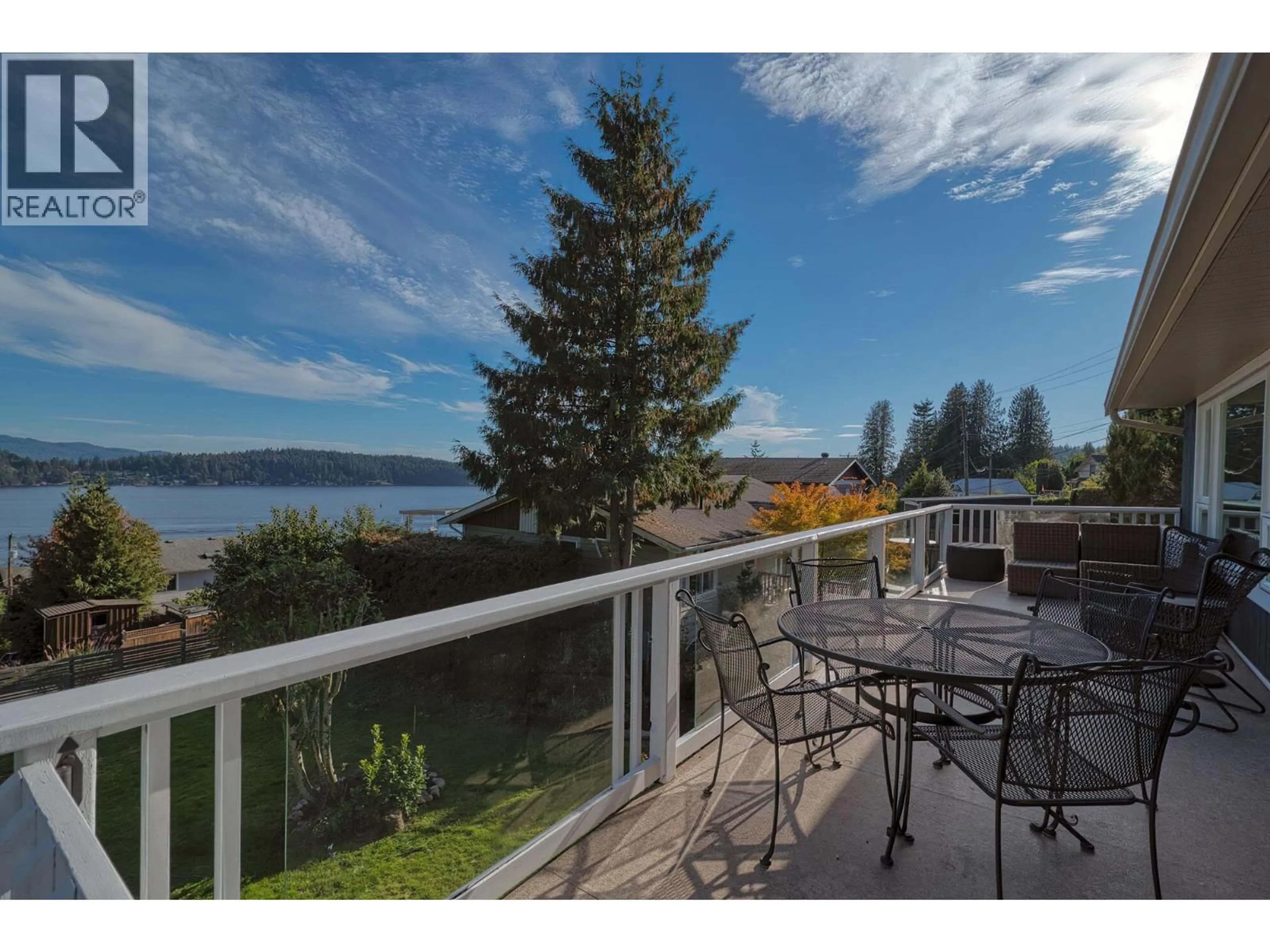 Patio, water/lake/river/ocean view for 648 GIBSONS WAY, Gibsons British Columbia V0N1V9