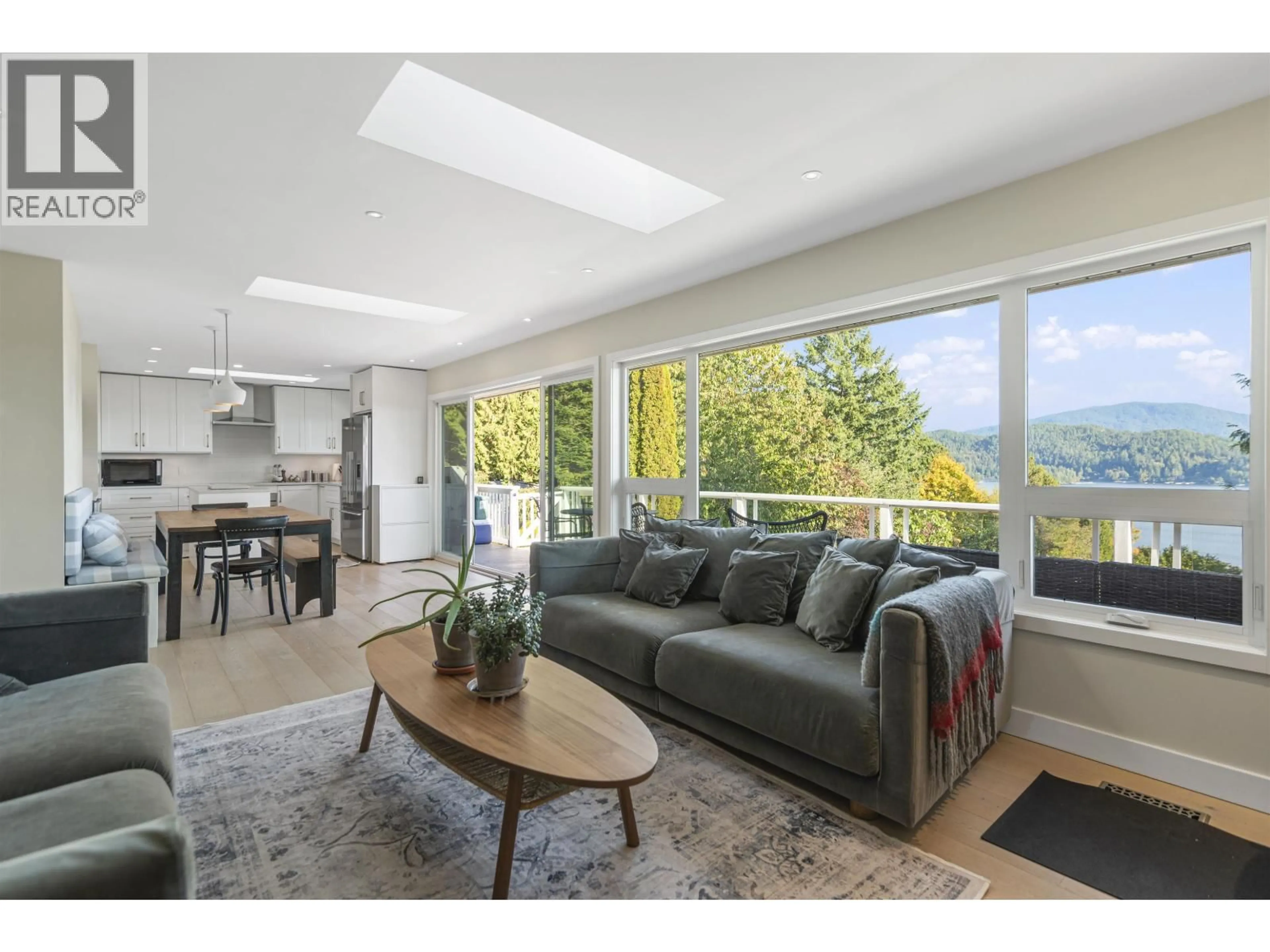 Living room with furniture, unknown for 648 GIBSONS WAY, Gibsons British Columbia V0N1V9