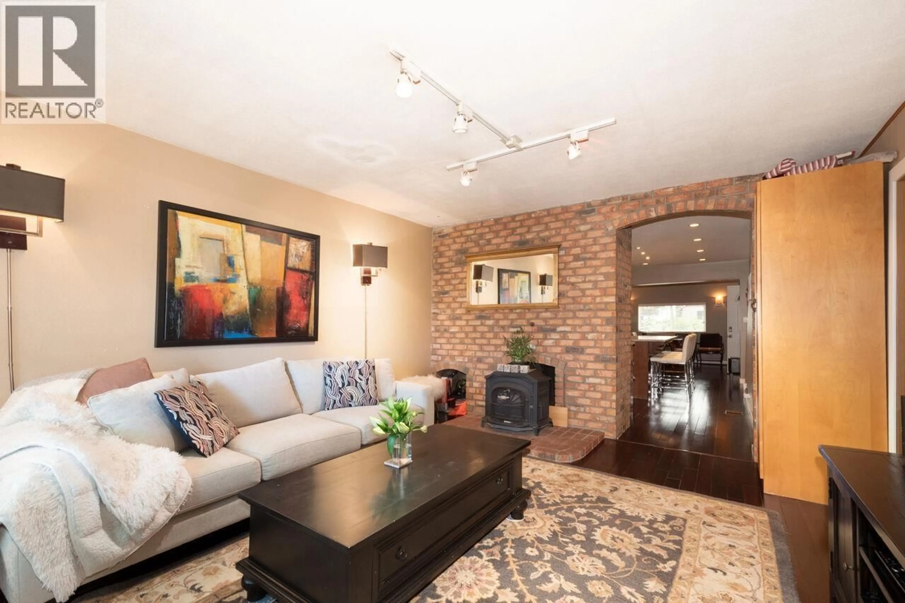 Living room with furniture, unknown for 2466 ETON STREET, Vancouver British Columbia V5K1J5