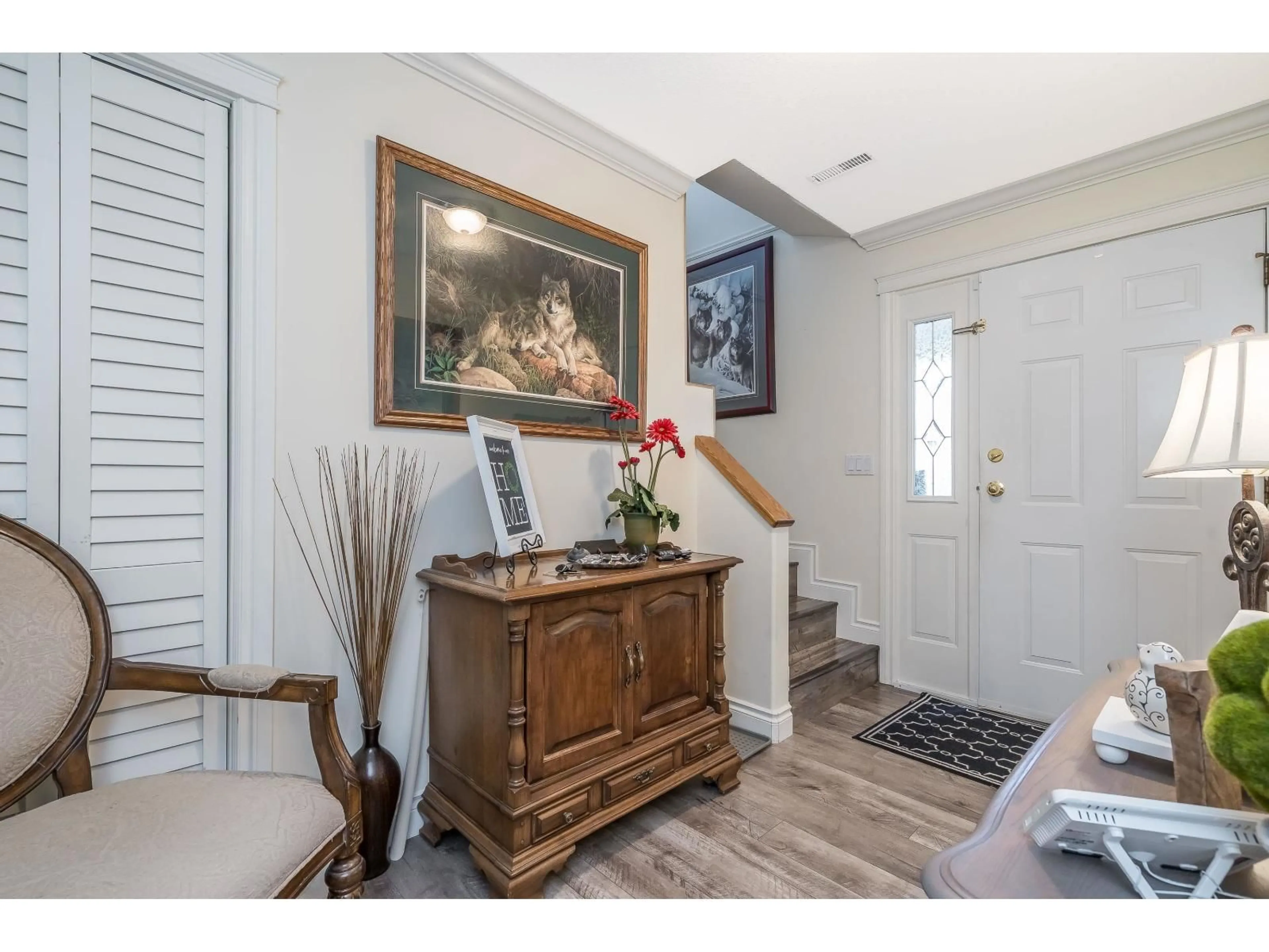 Indoor entryway for 35318 CORBETT, Abbotsford British Columbia V3G1K1