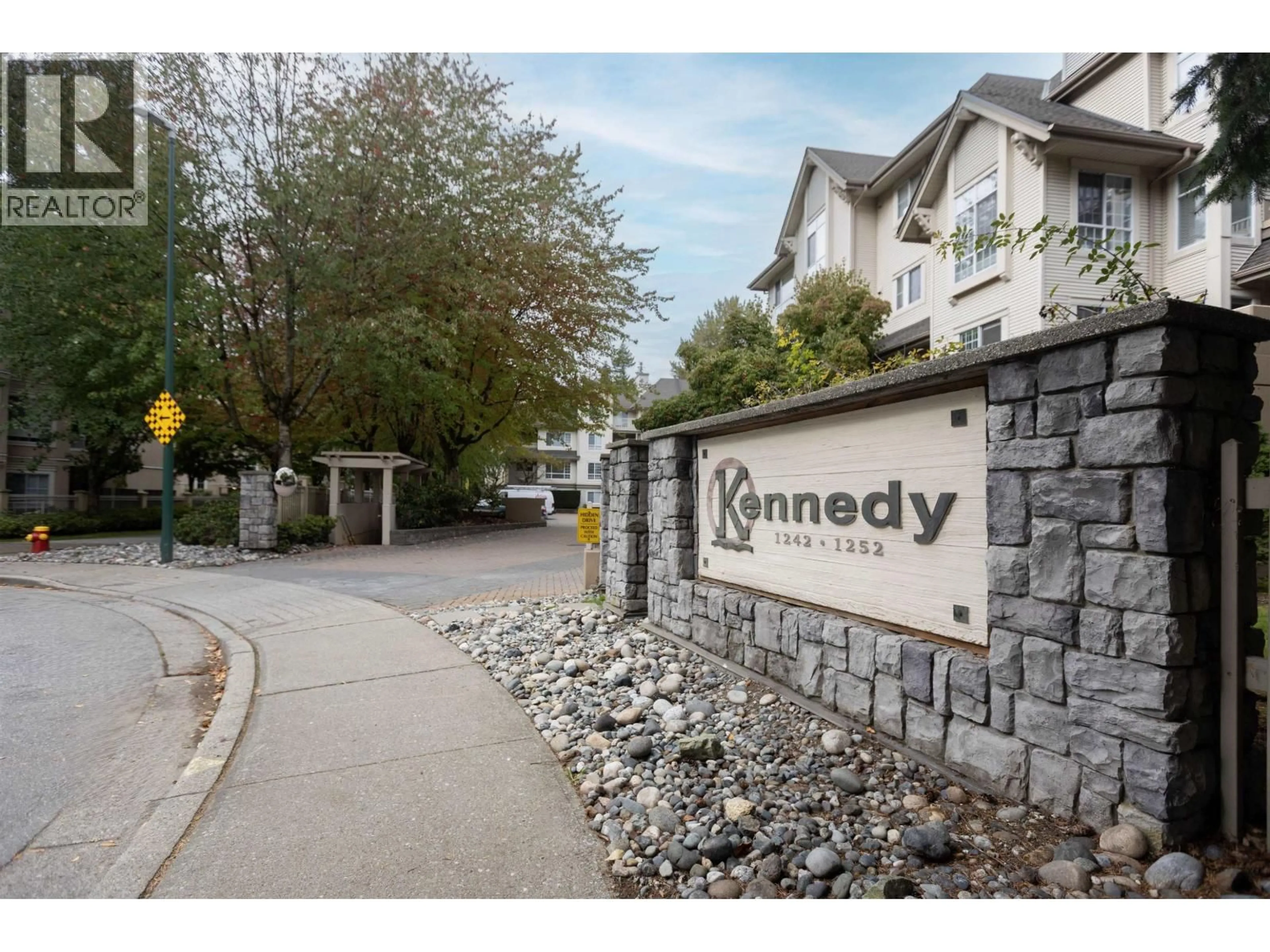 Indoor entryway for 113 - 1242 TOWN CENTRE BOULEVARD, Coquitlam British Columbia V3B7R6