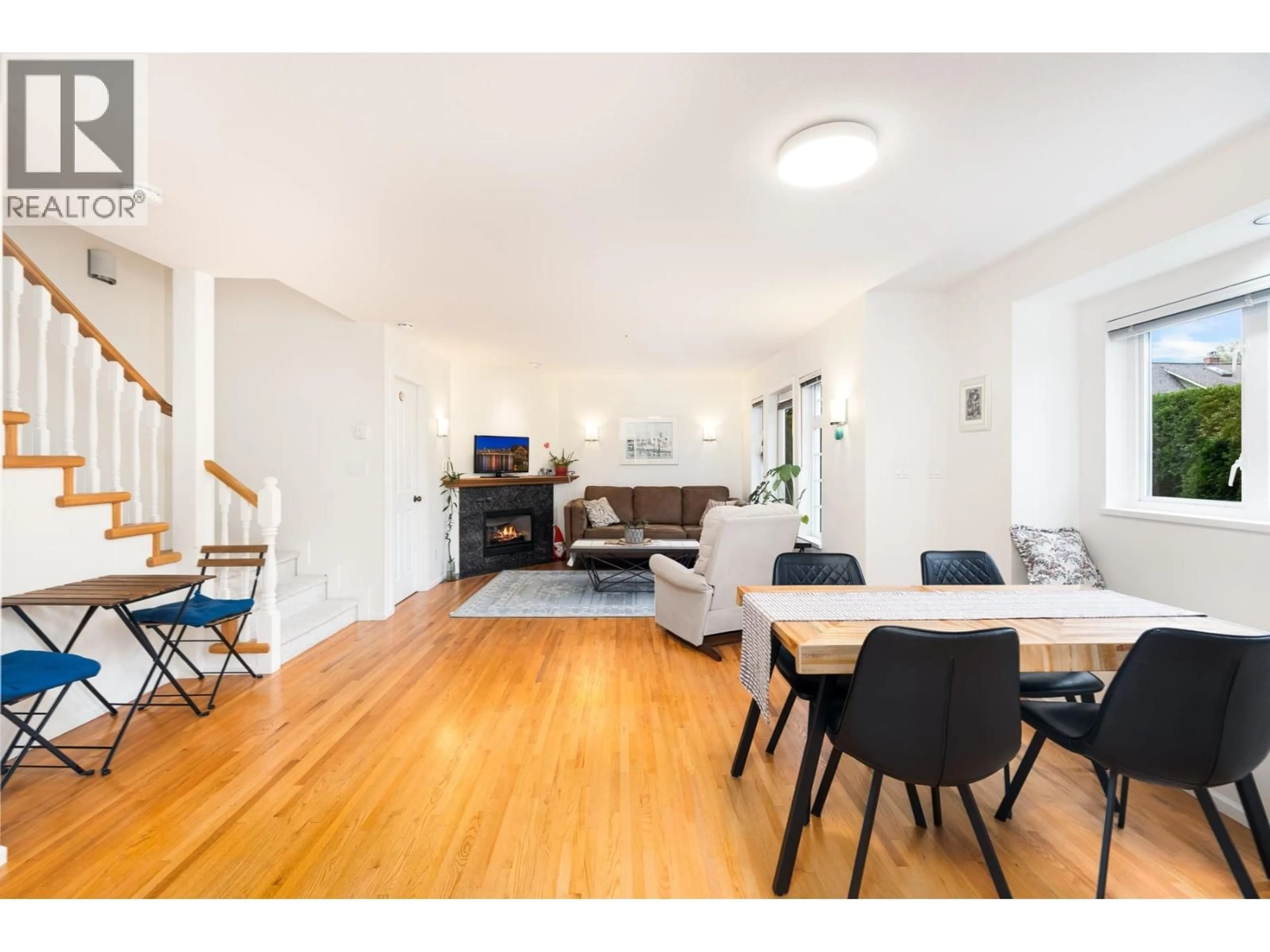Unknown for 2718 3RD AVENUE, Vancouver British Columbia V6K1M5