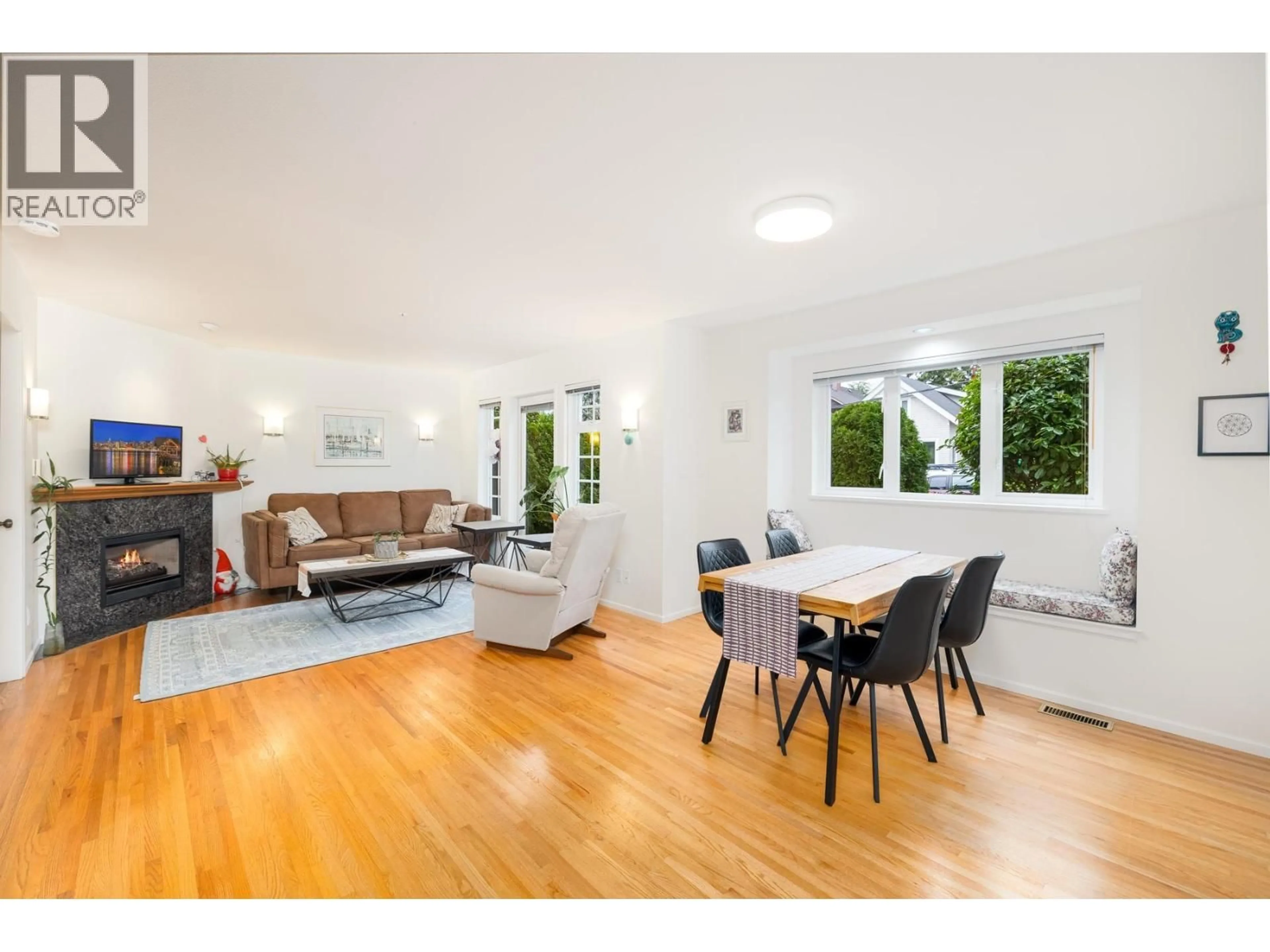 Unknown for 2718 3RD AVENUE, Vancouver British Columbia V6K1M5