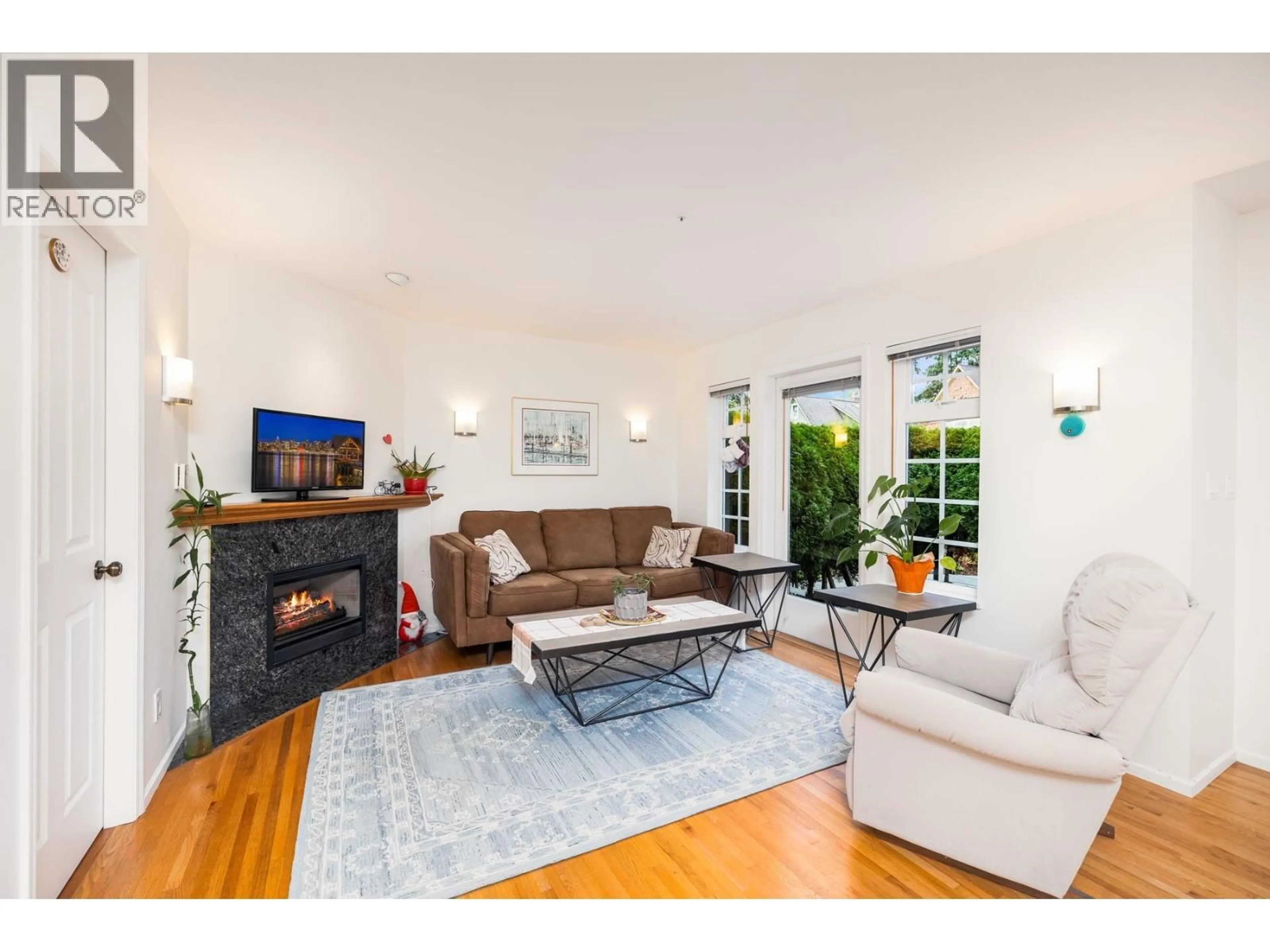 Living room with furniture, unknown for 2718 3RD AVENUE, Vancouver British Columbia V6K1M5