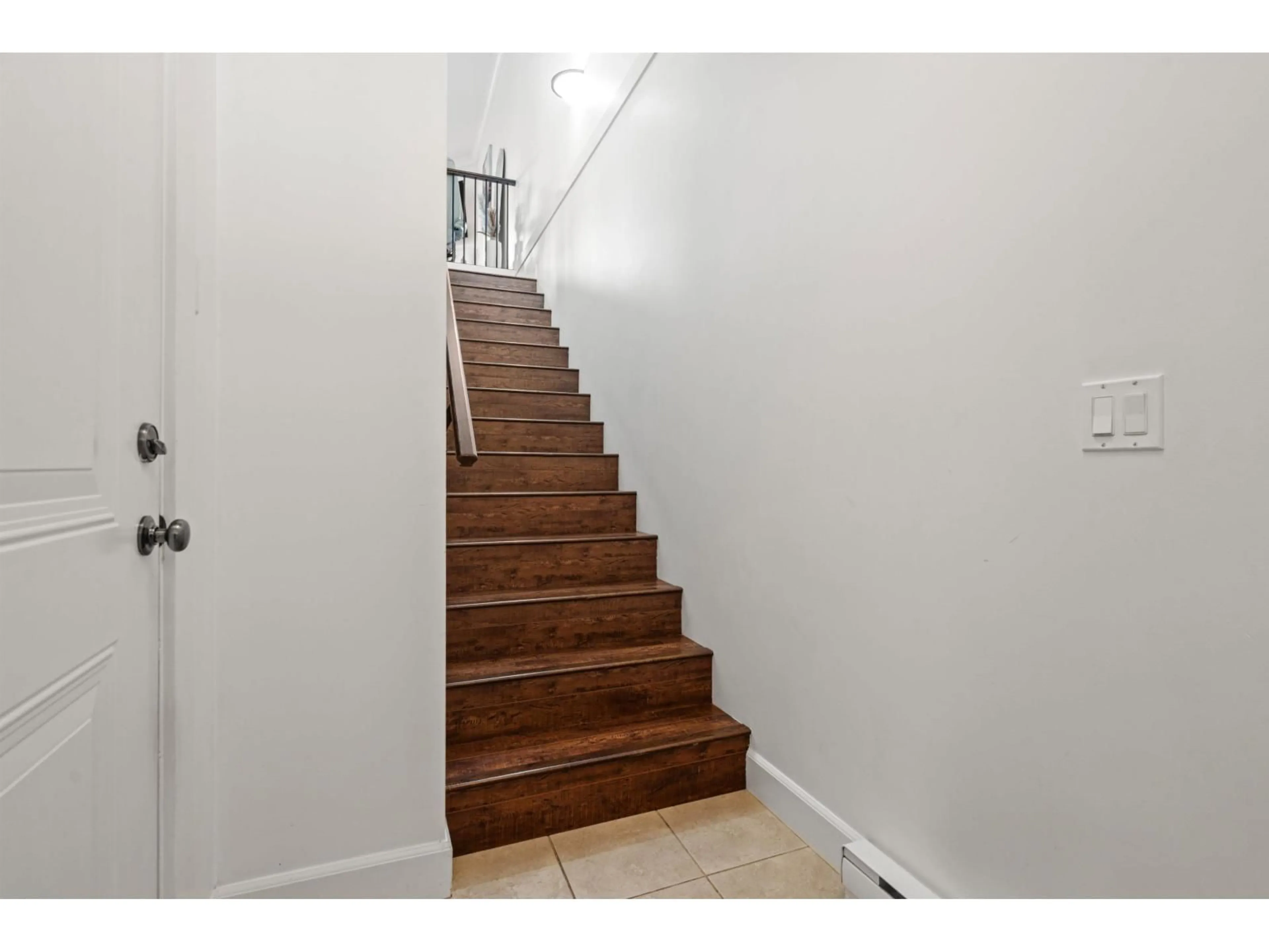 Stairs for 20 - 45290 SOOWAHLIE CRESCENT, Chilliwack British Columbia V2R0S6