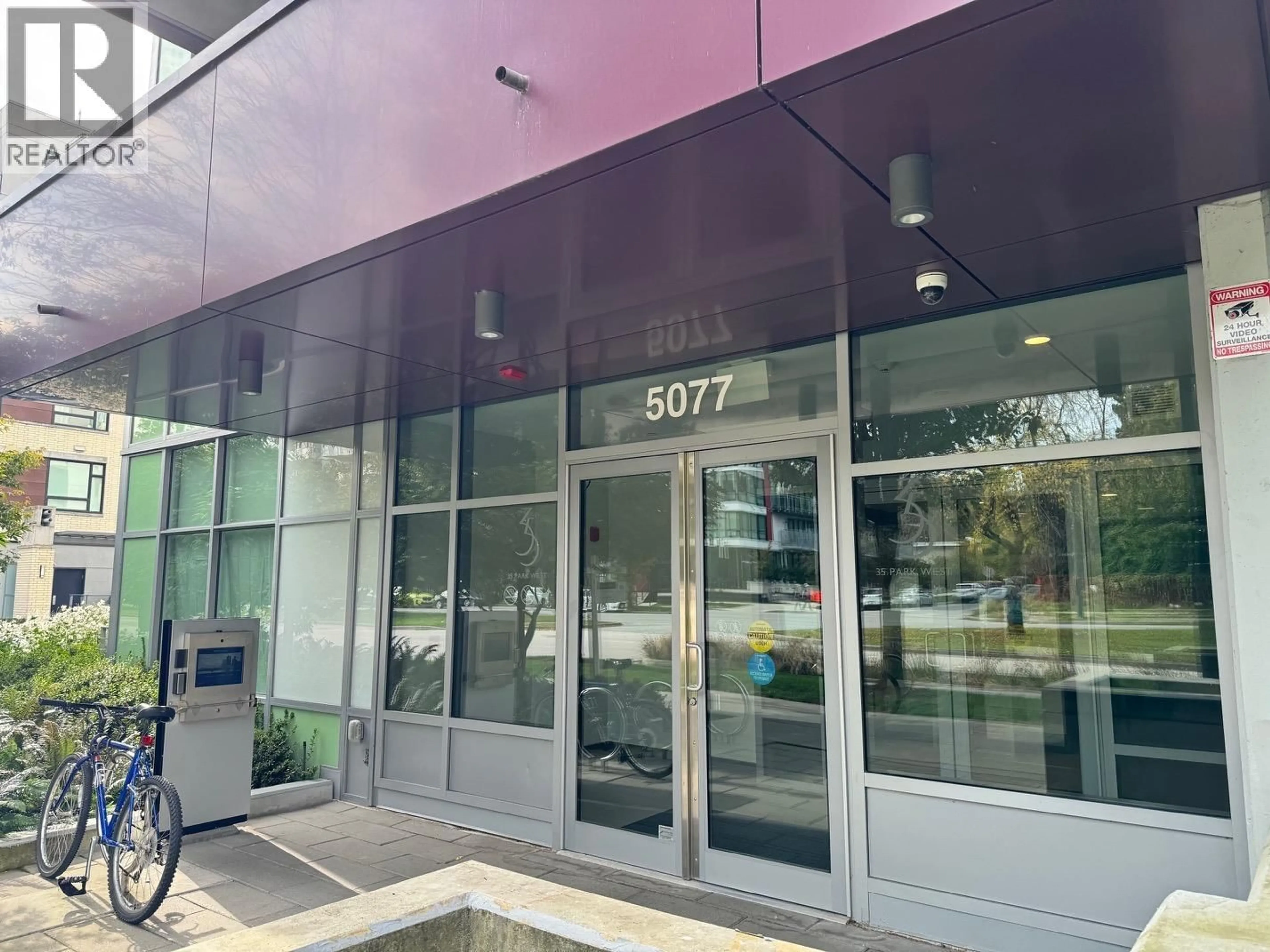 Indoor foyer for 111 - 5077 CAMBIE STREET, Vancouver British Columbia V5Z0H7