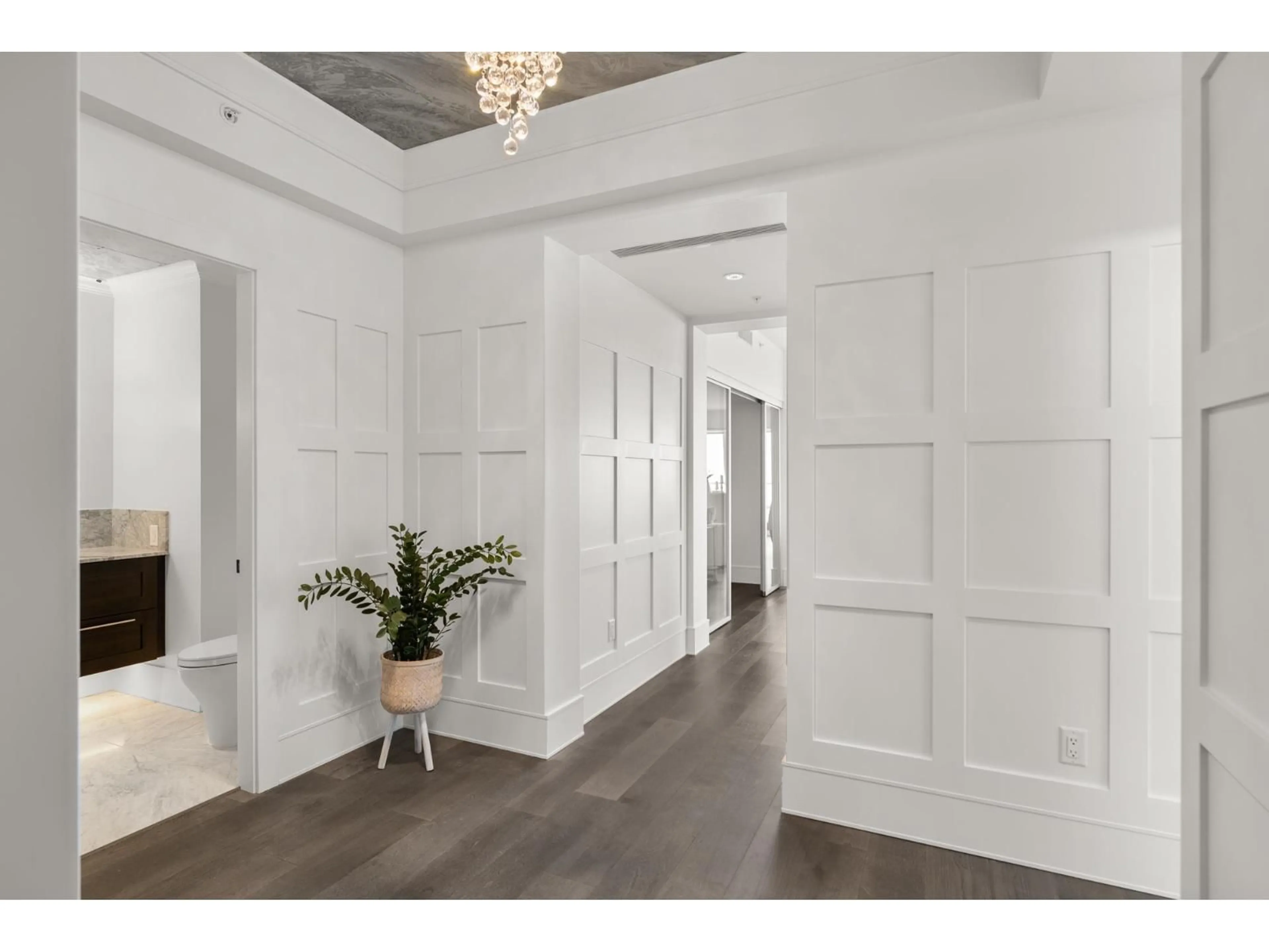 Indoor foyer for 1701 - 1500 MARTIN, White Rock British Columbia V3Z2L5