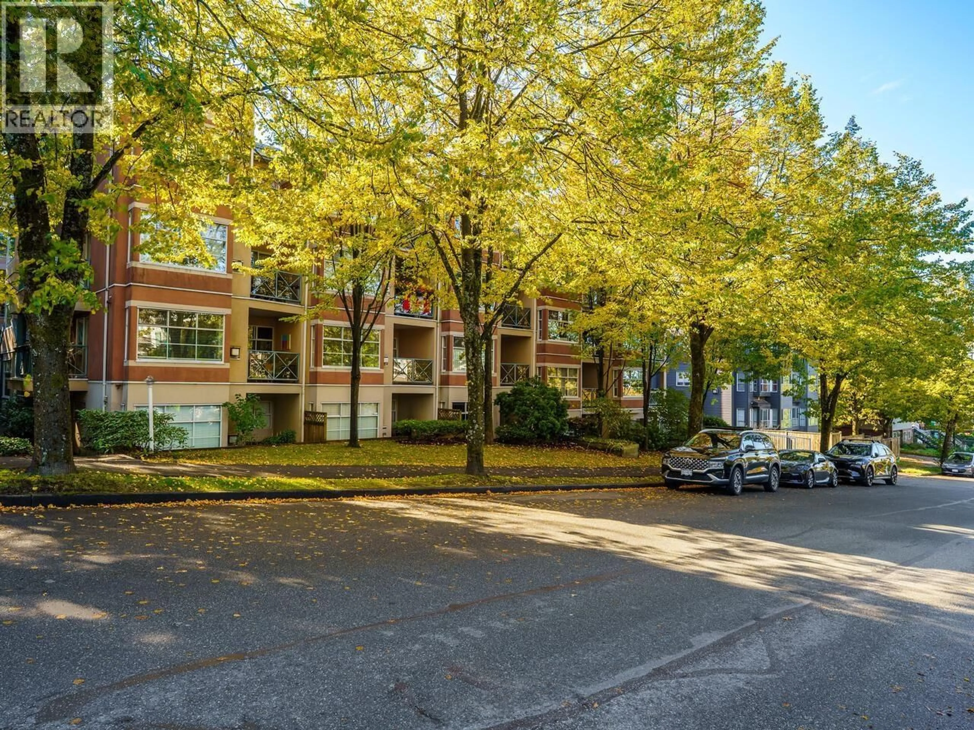A pic from outside/outdoor area/front of a property/back of a property/a pic from drone, street for 410 - 2388 TRIUMPH STREET, Vancouver British Columbia V5L1L5