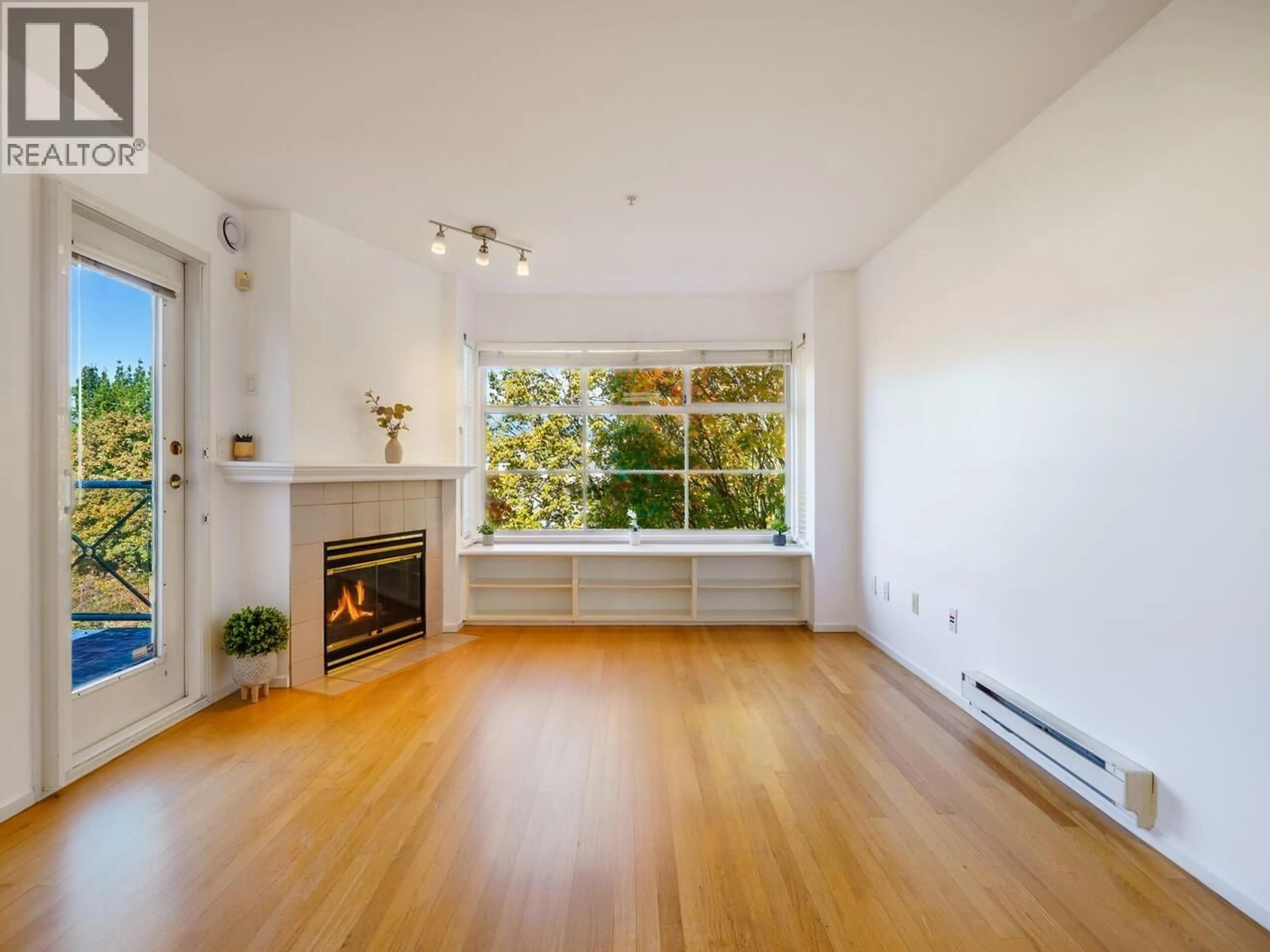 Unknown for 410 - 2388 TRIUMPH STREET, Vancouver British Columbia V5L1L5