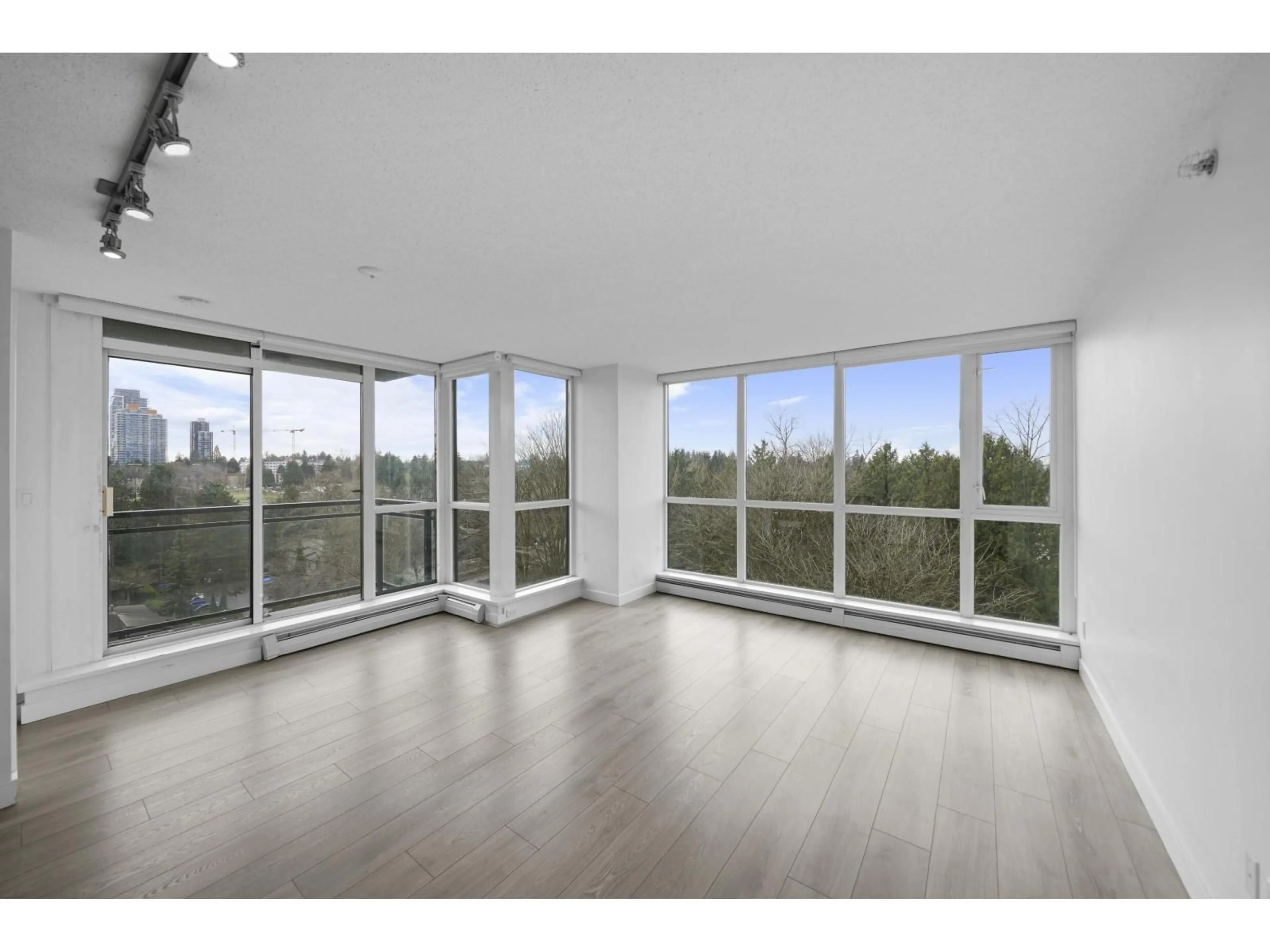 A pic of a room for 908 - 13380 108, Surrey British Columbia V3T0E7