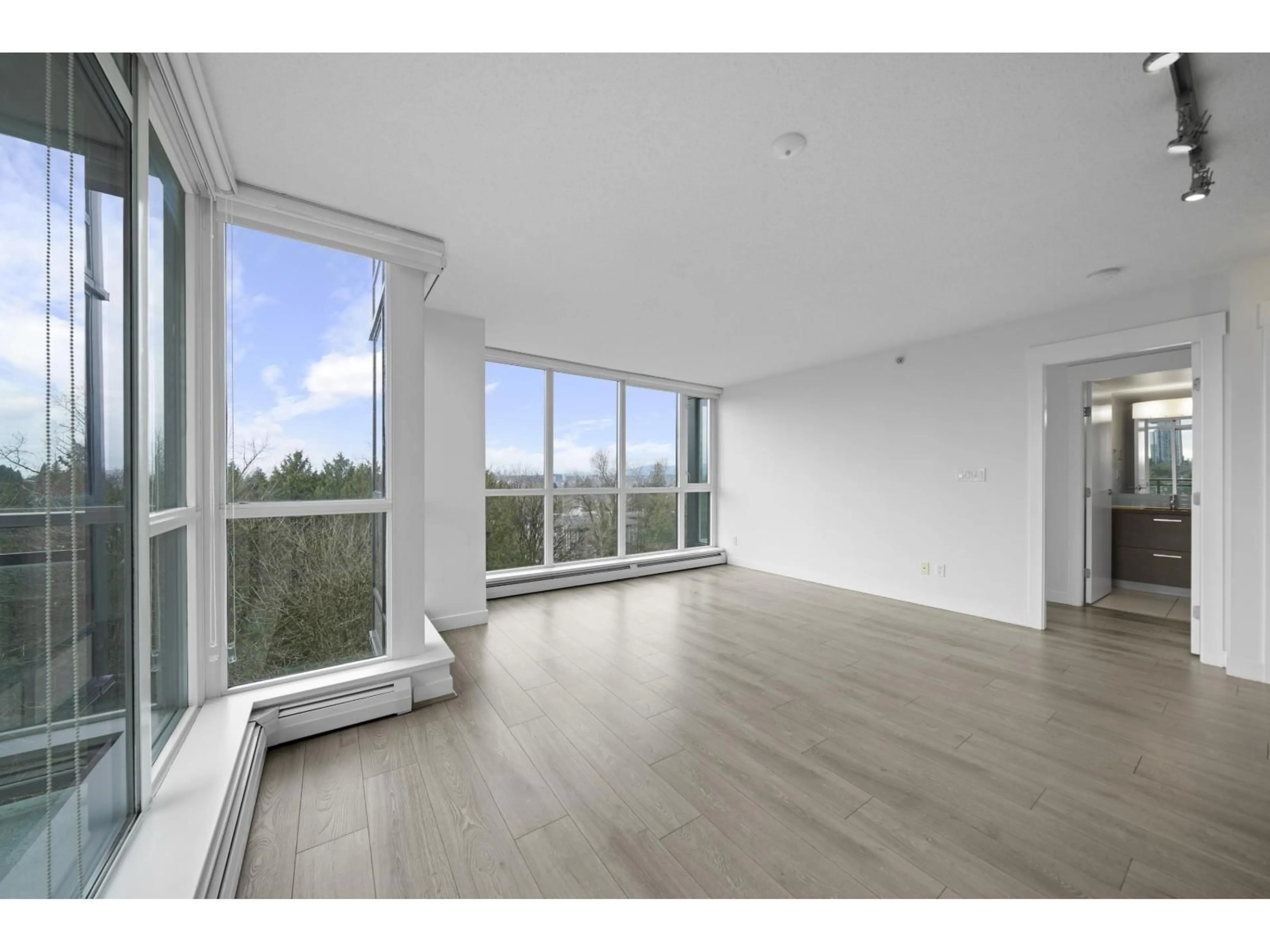 A pic of a room for 908 - 13380 108, Surrey British Columbia V3T0E7