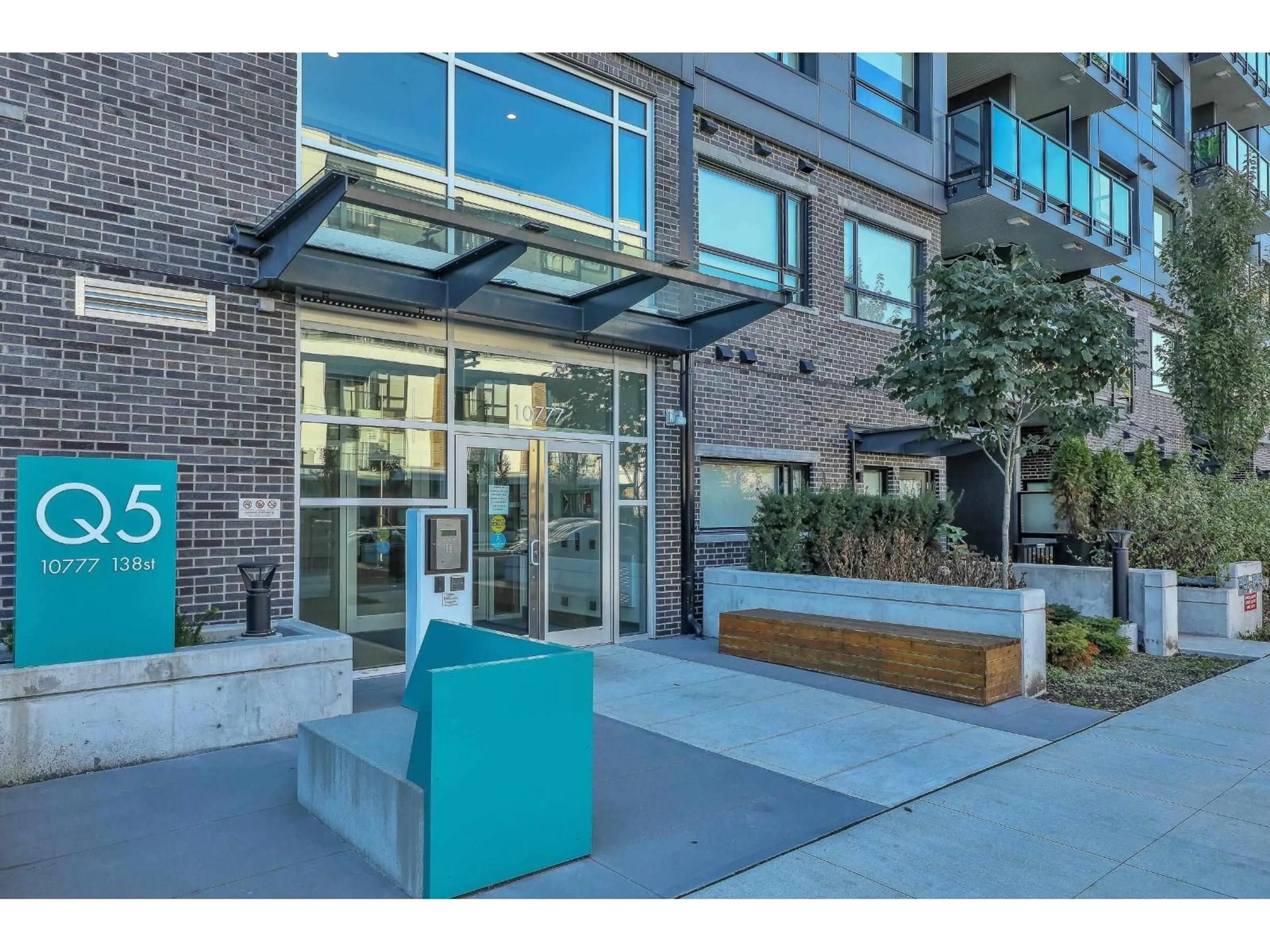 Indoor foyer for 309 - 10777 138, Surrey British Columbia V3T0T5