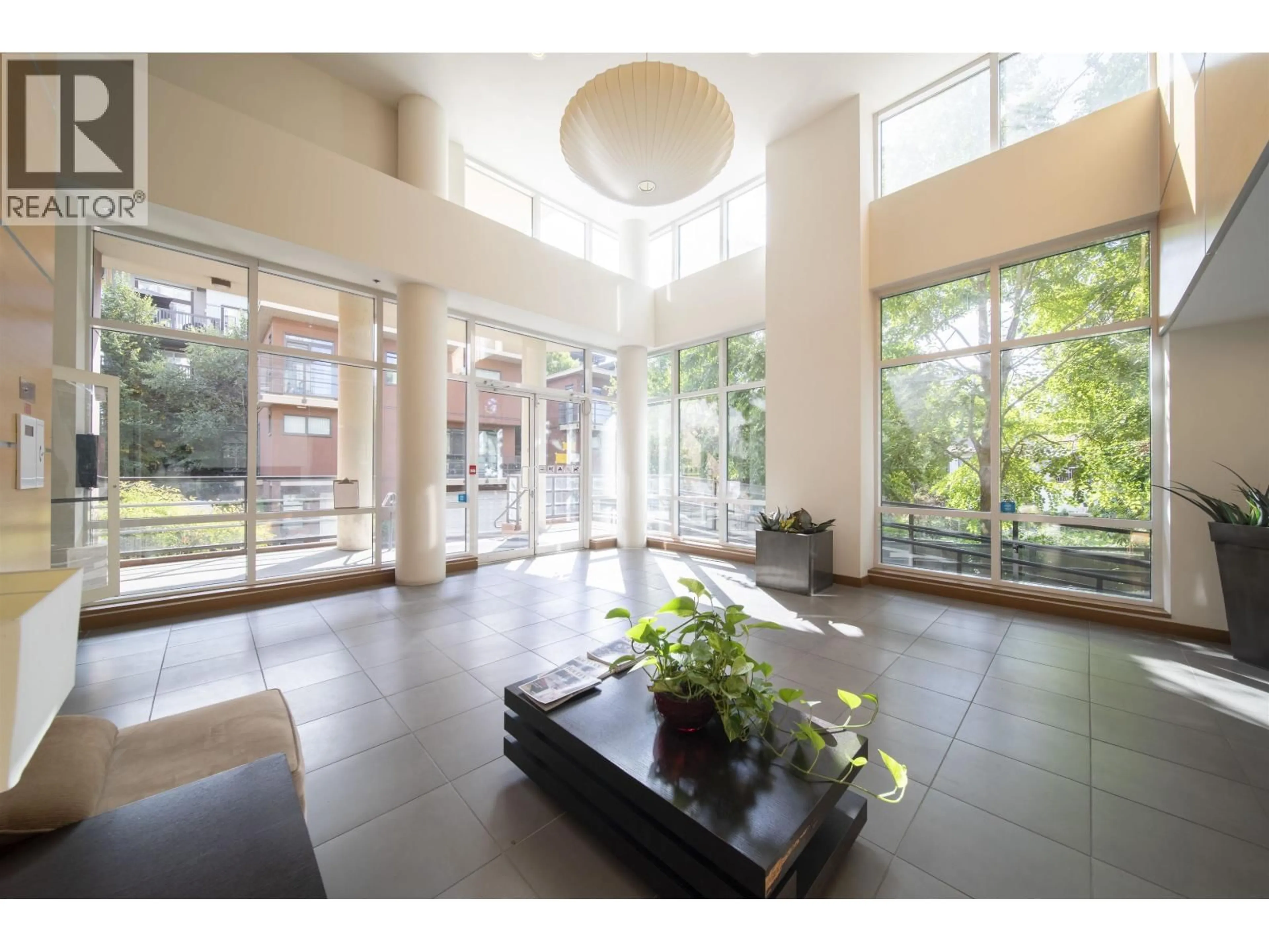 Indoor foyer for 918 - 9171 FERNDALE ROAD, Richmond British Columbia V6Y0A5