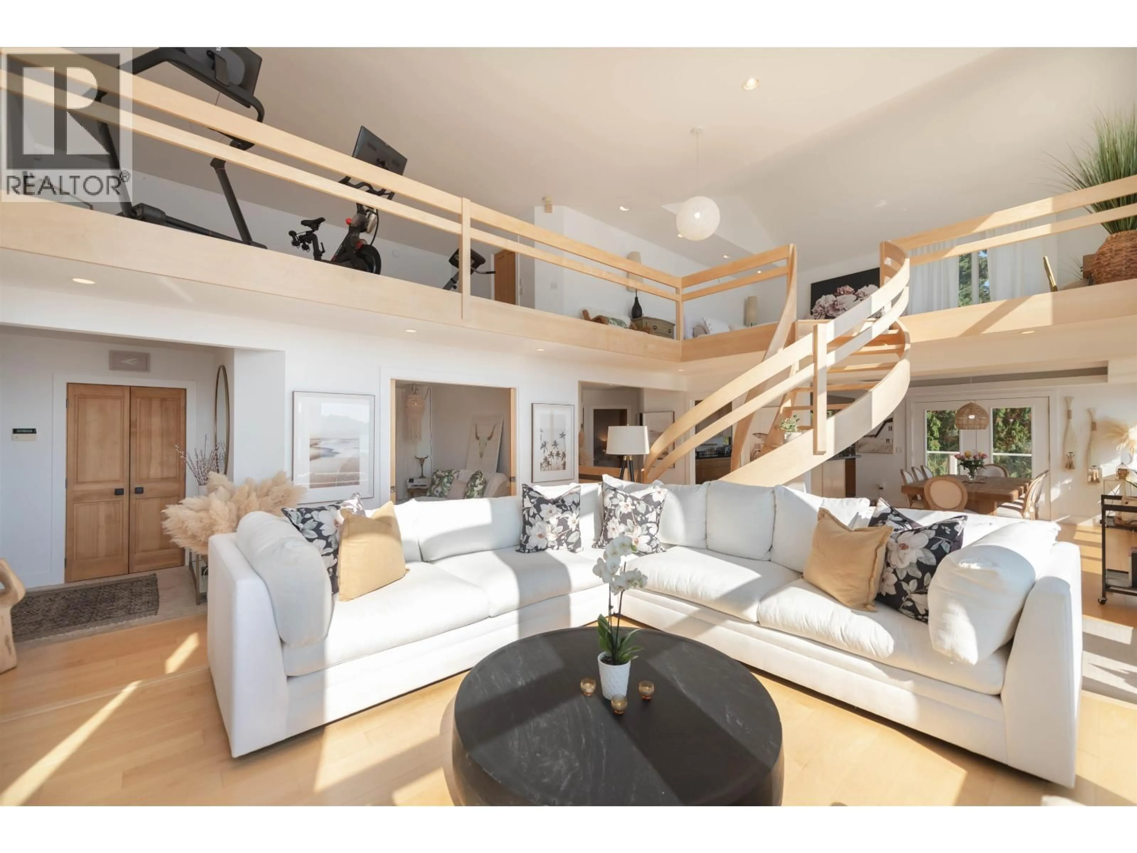 Living room with furniture, unknown for 6655 SUNSHINE COAST HIGHWAY, Sechelt British Columbia V7Z0M9