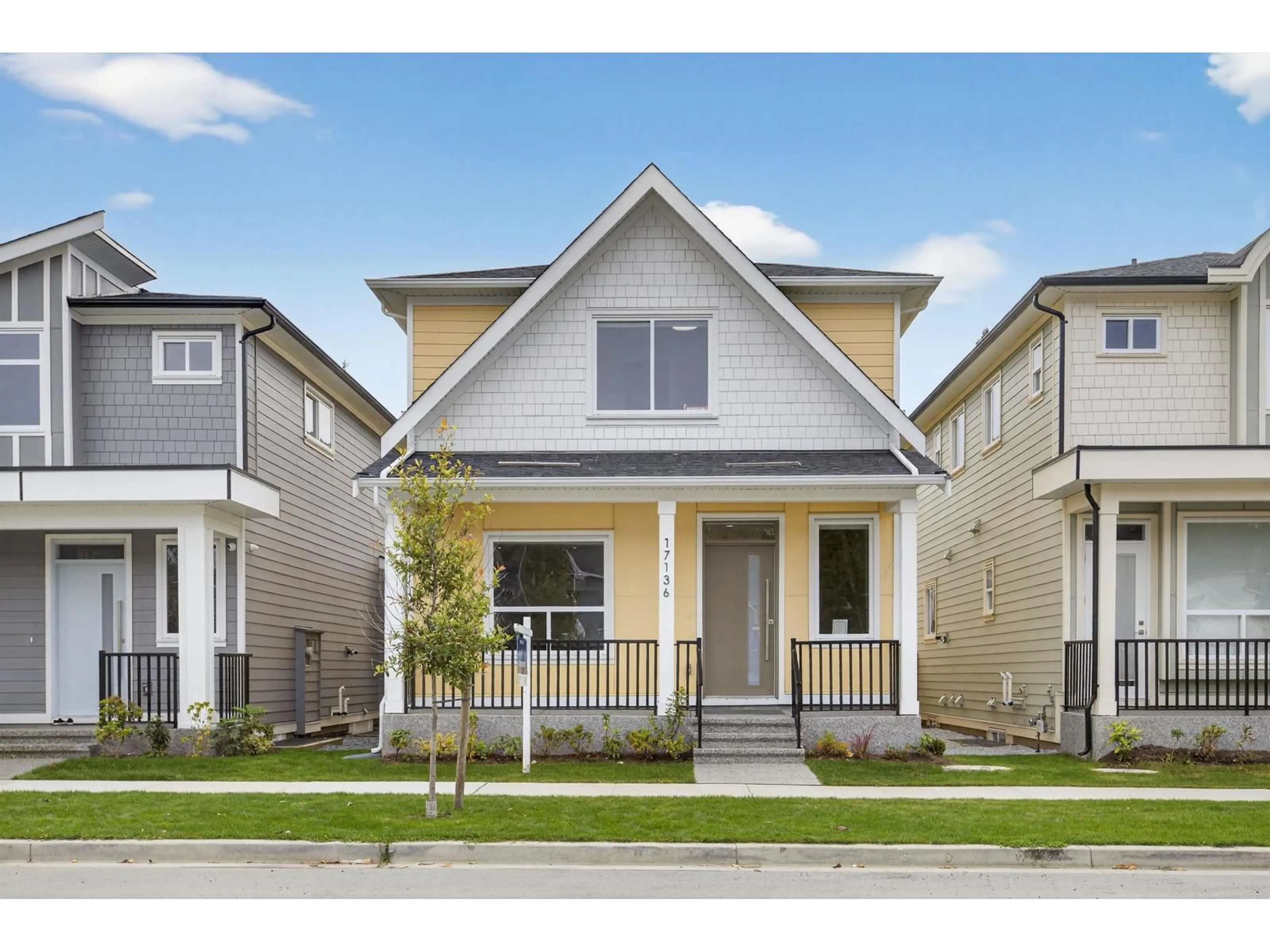 Home with vinyl exterior material, street for 17136 1, Surrey British Columbia V3Z9R2