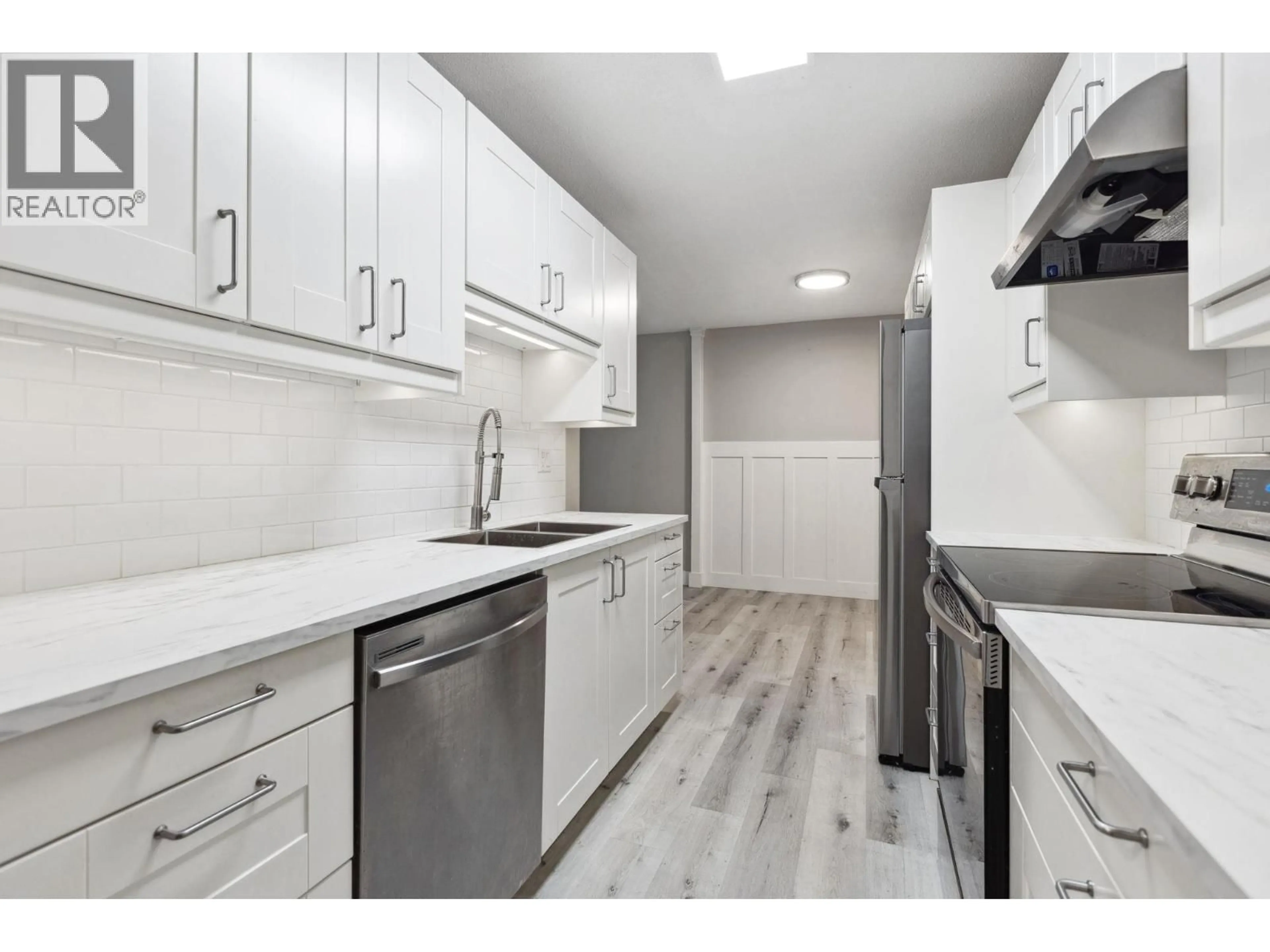 Standard kitchen, unknown for 110 - 4926 48 AVENUE, Ladner British Columbia V4K1V3