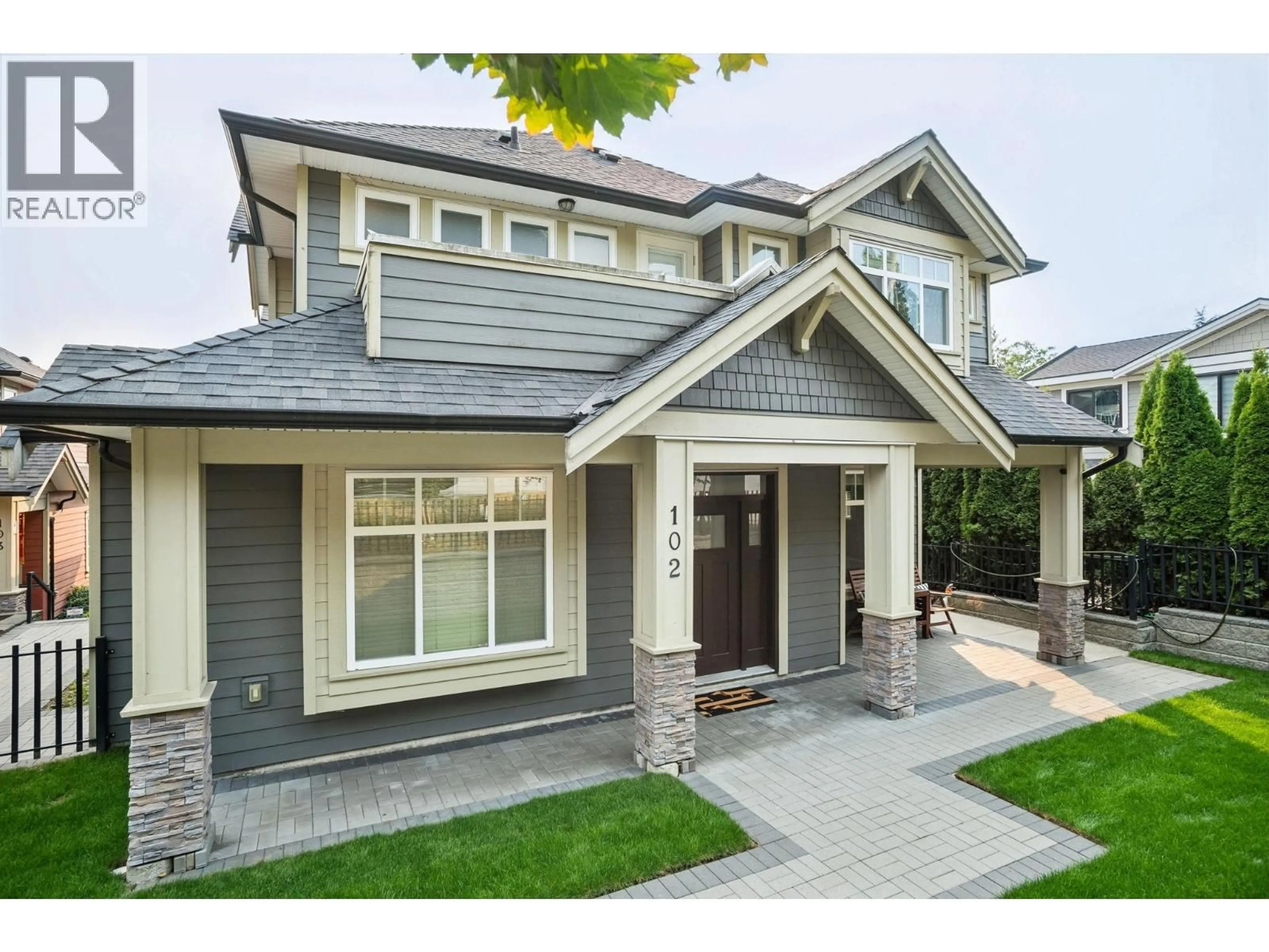 Home with vinyl exterior material, street for 102 - 910 DELESTRE AVENUE, Coquitlam British Columbia V3K2G6