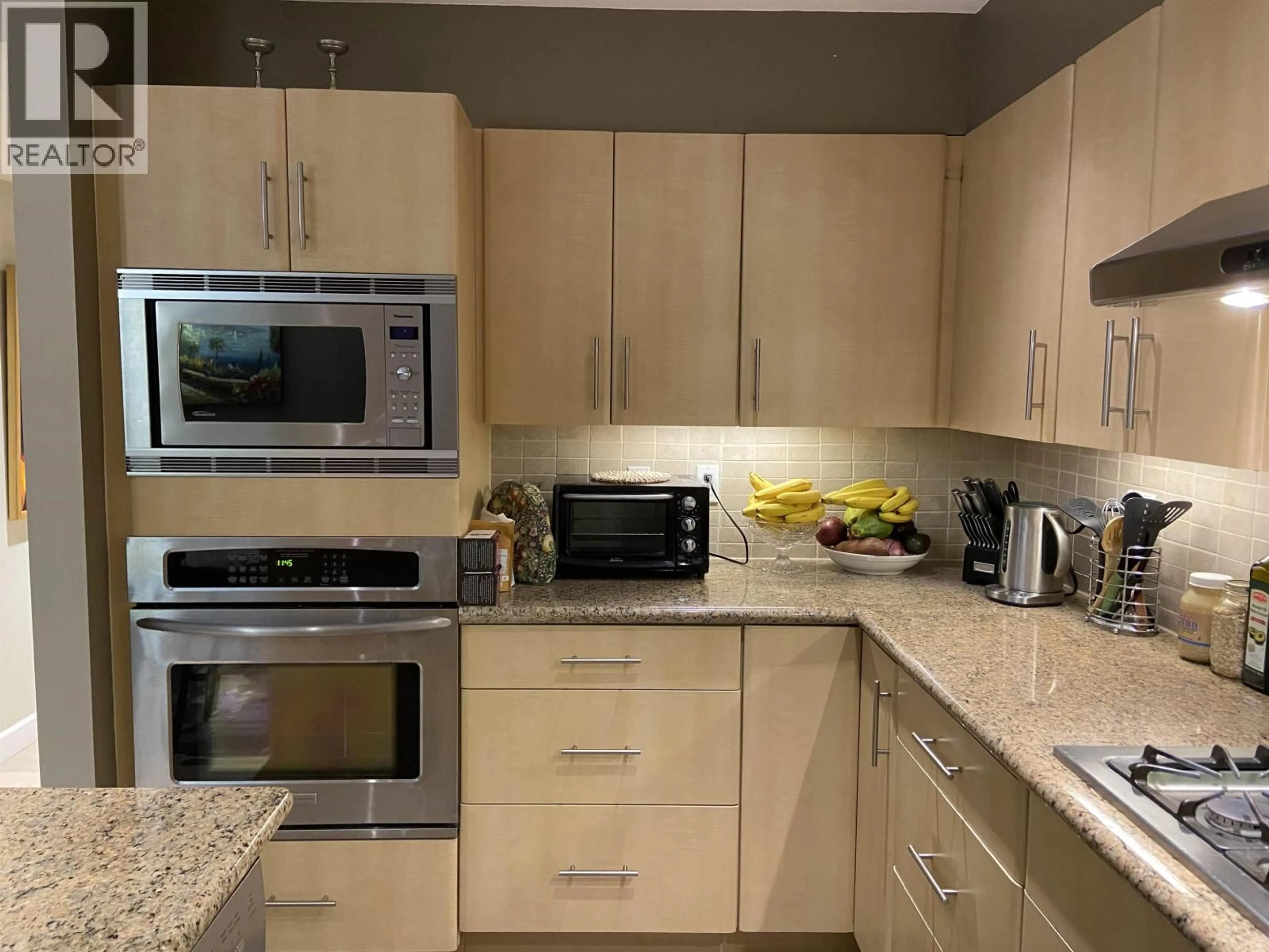 Standard kitchen, unknown for 104 - 3750 EDGEMONT BOULEVARD, North Vancouver British Columbia V7R2P8