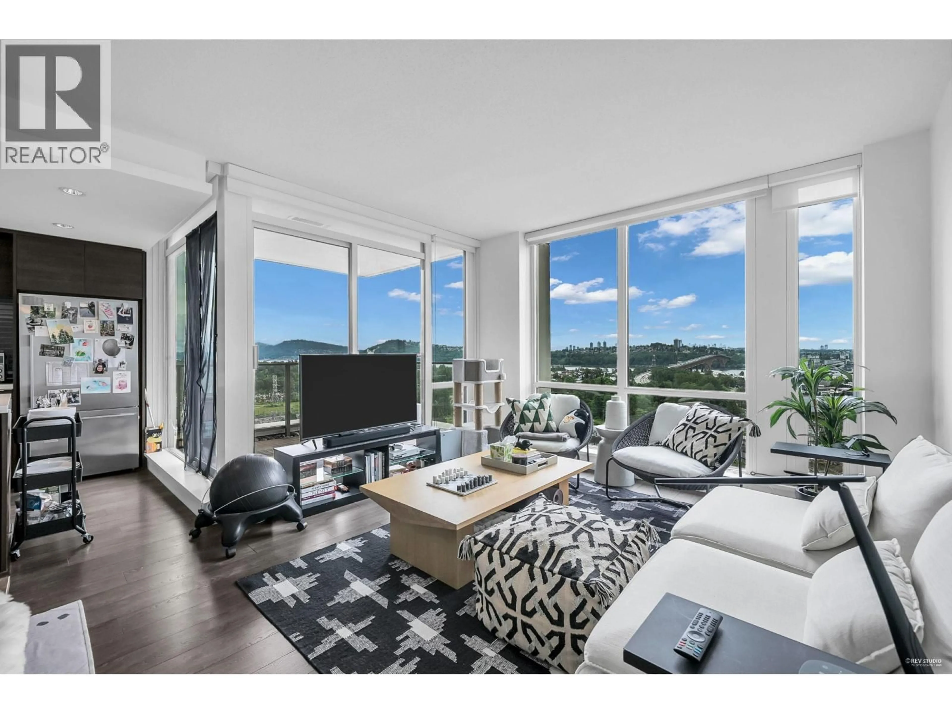 Living room with furniture, unknown for 2104 - 1550 FERN STREET, North Vancouver British Columbia V7J0A9