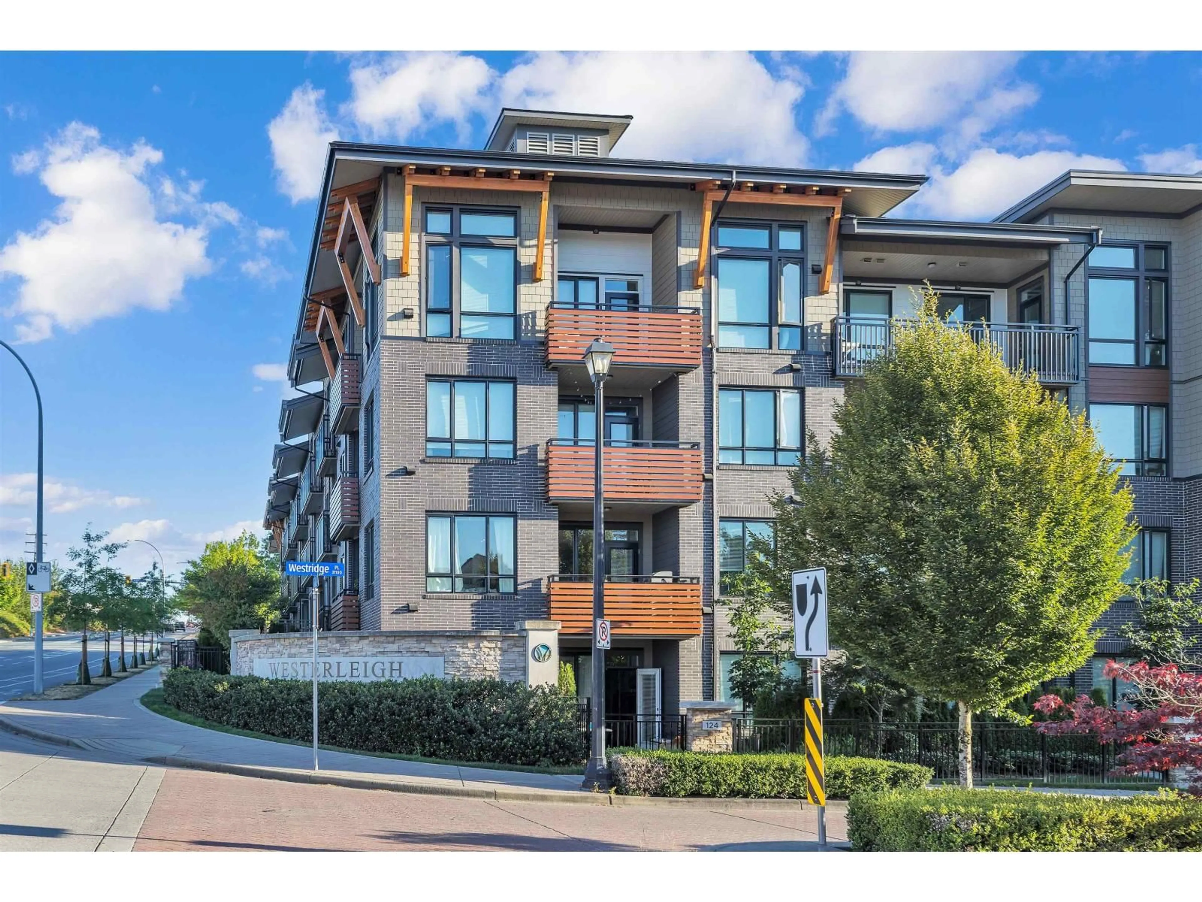 A pic from outside/outdoor area/front of a property/back of a property/a pic from drone, street for 415 - 31158 WESTRIDGE, Abbotsford British Columbia V2T0K5