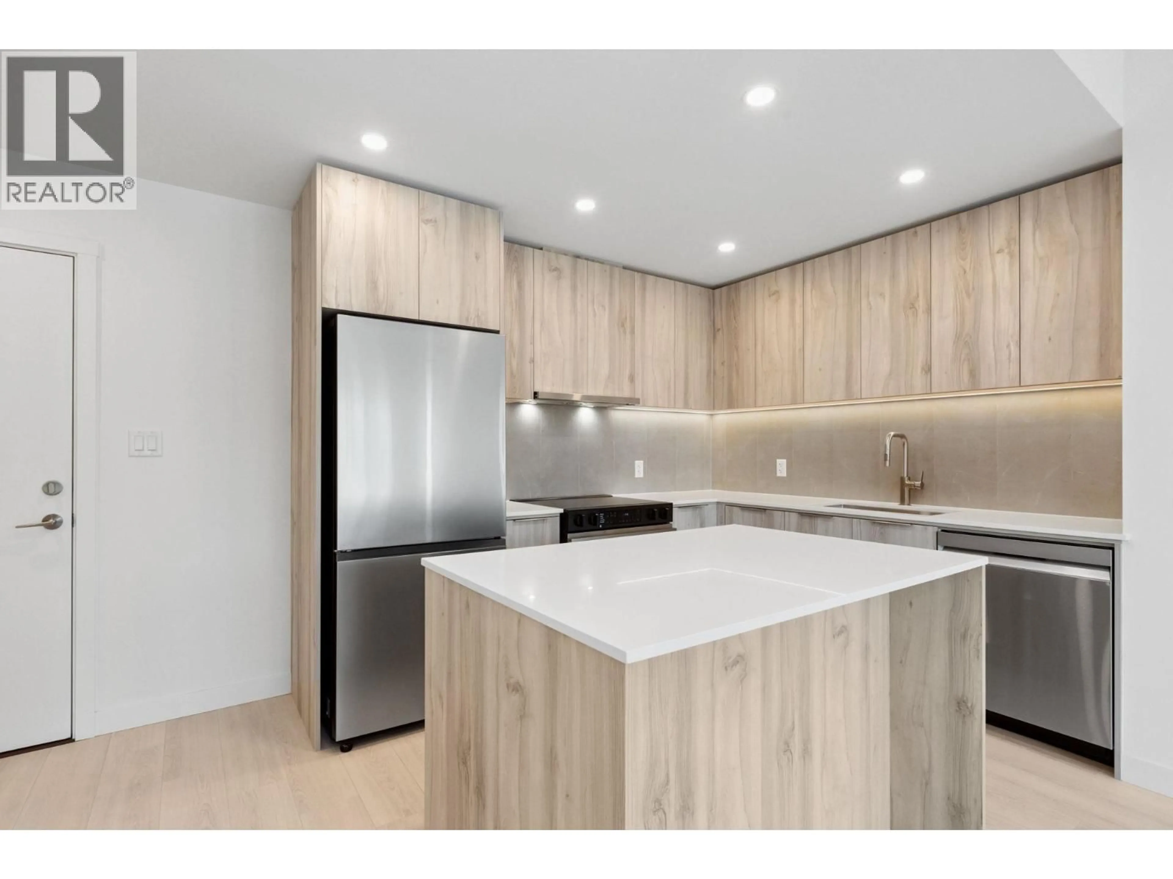 Unknown for PH617 - 3596 MALSUM DRIVE, North Vancouver British Columbia V7G0B5