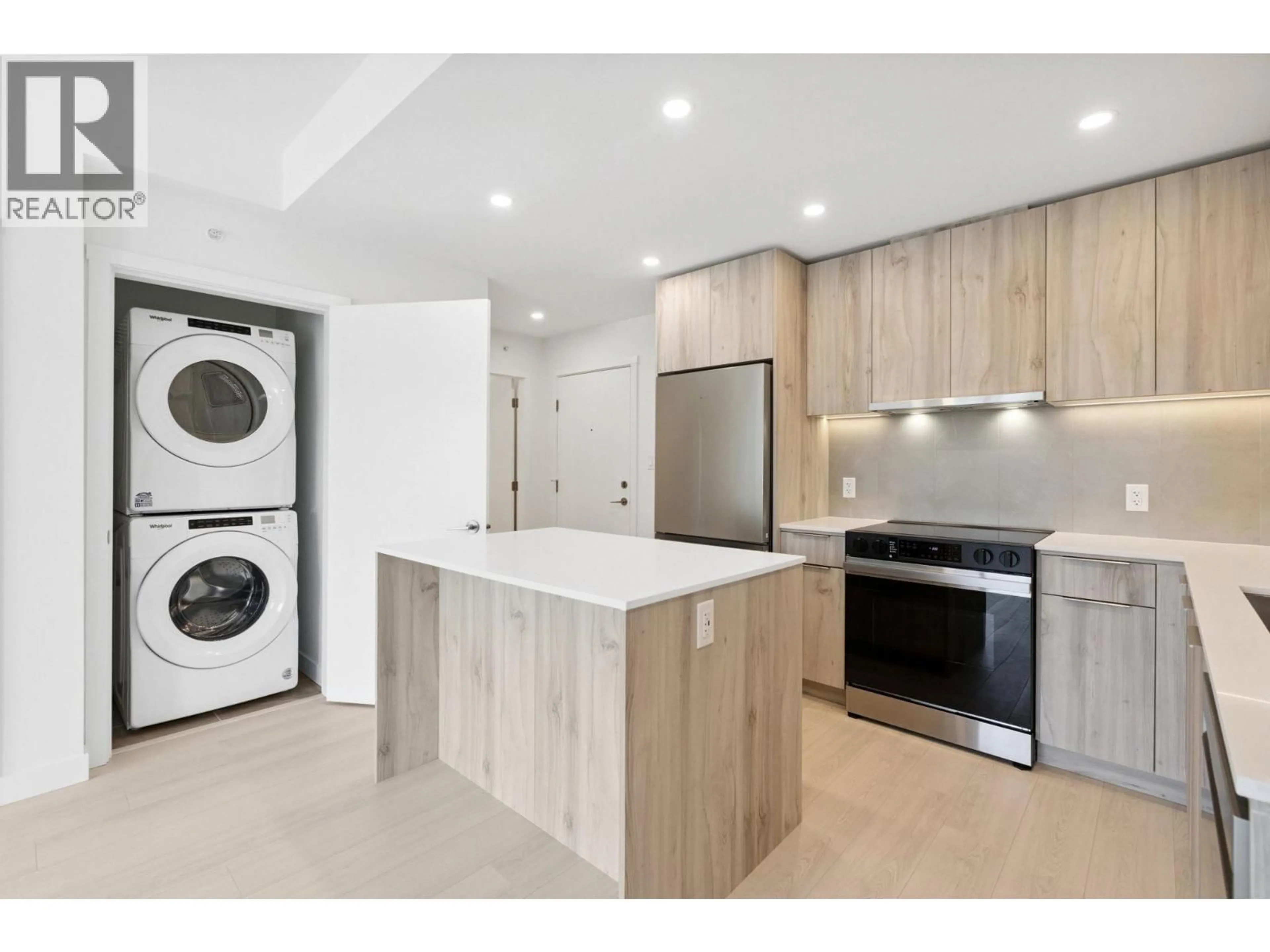 Unknown for PH617 - 3596 MALSUM DRIVE, North Vancouver British Columbia V7G0B5