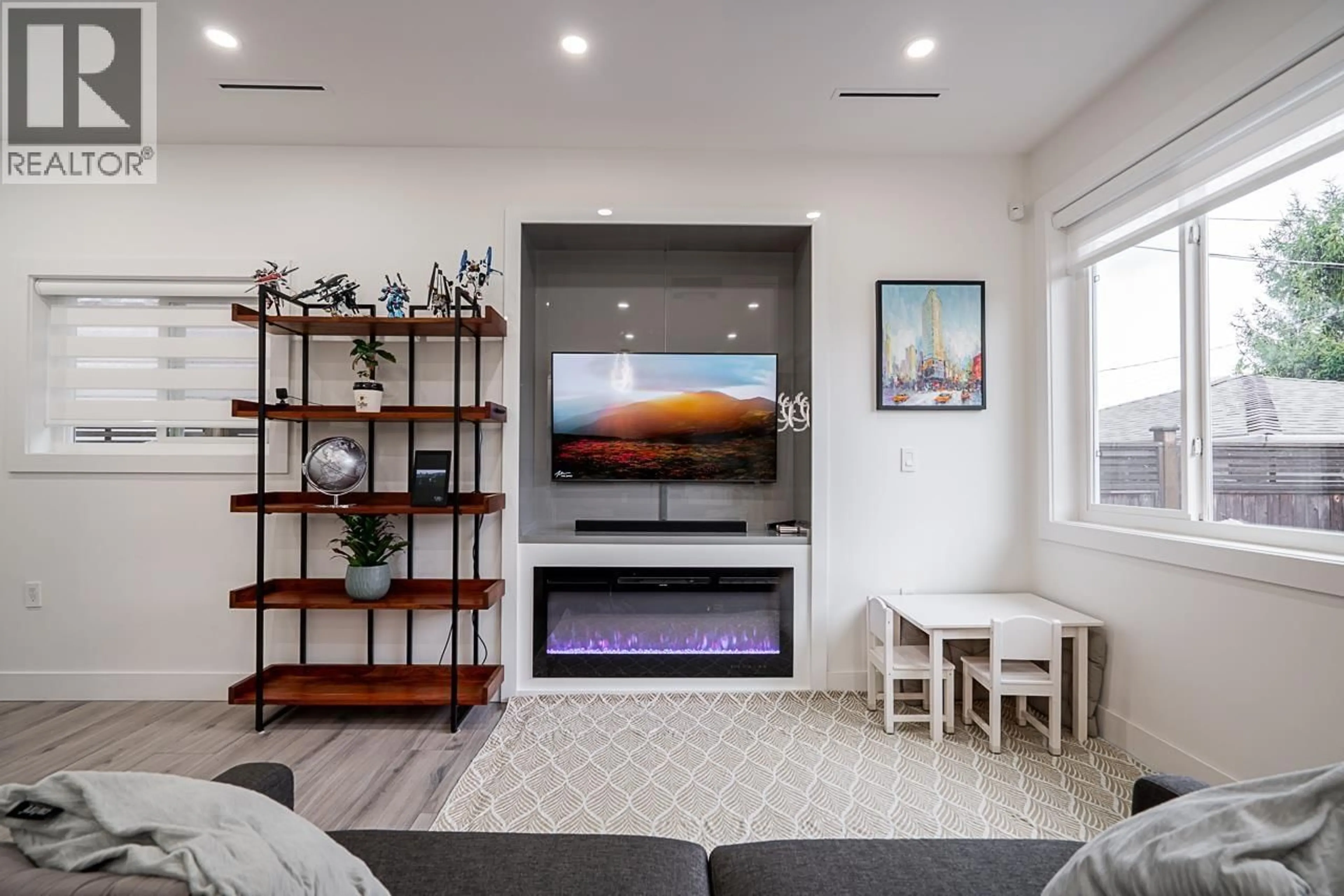 Home theater for #2 - 4675 CANADA WAY, Burnaby British Columbia V5G1K9