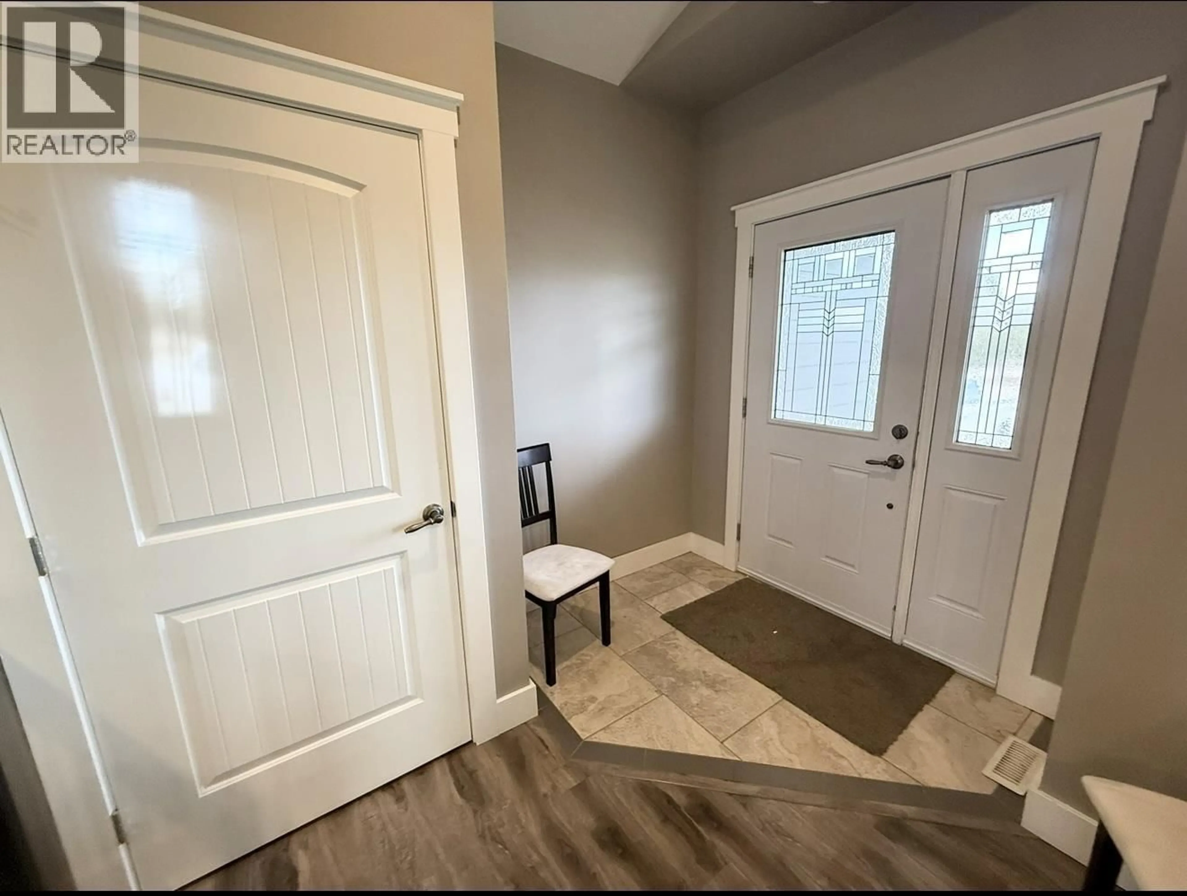 Indoor entryway for 10511 111 STREET, Fort St. John British Columbia V1J0L6
