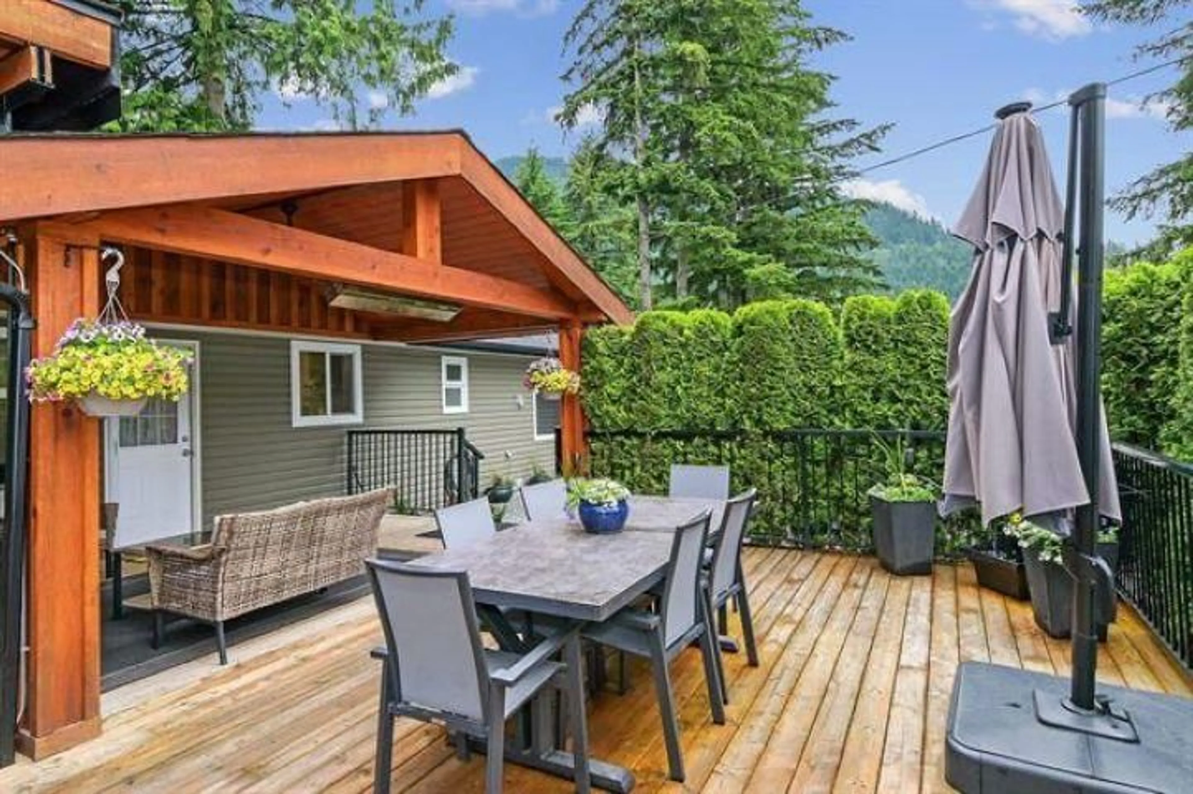 Patio, mountain view for 9633 HESS, Mission British Columbia V0M1H0