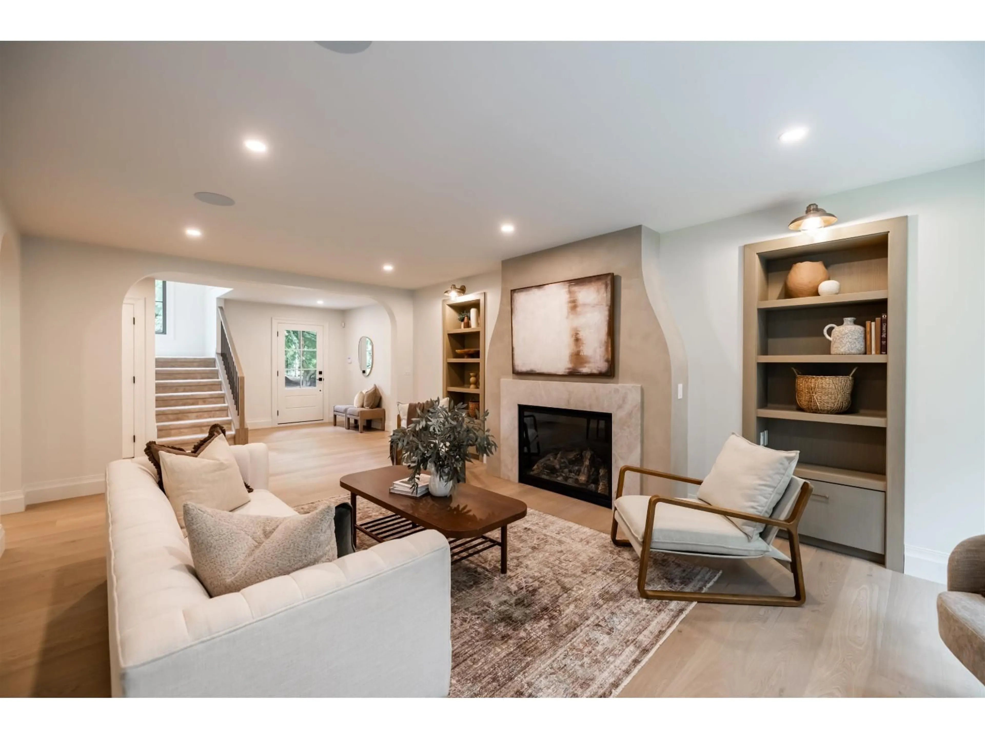 Living room with furniture, unknown for 24420 48, Langley British Columbia V2Z2M4