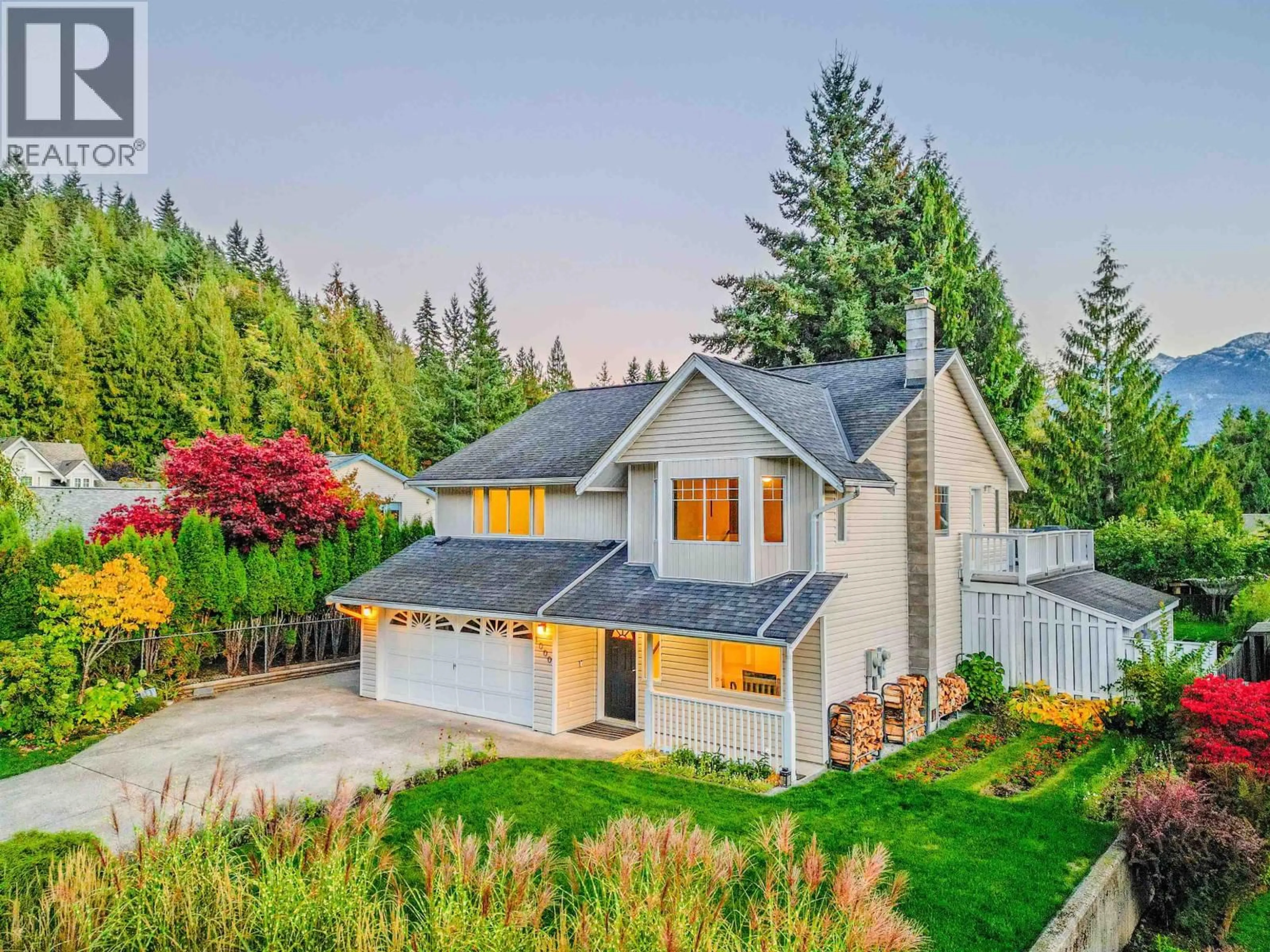 Home with vinyl exterior material, unknown for 1000 PIA ROAD, Squamish British Columbia V7N2M2