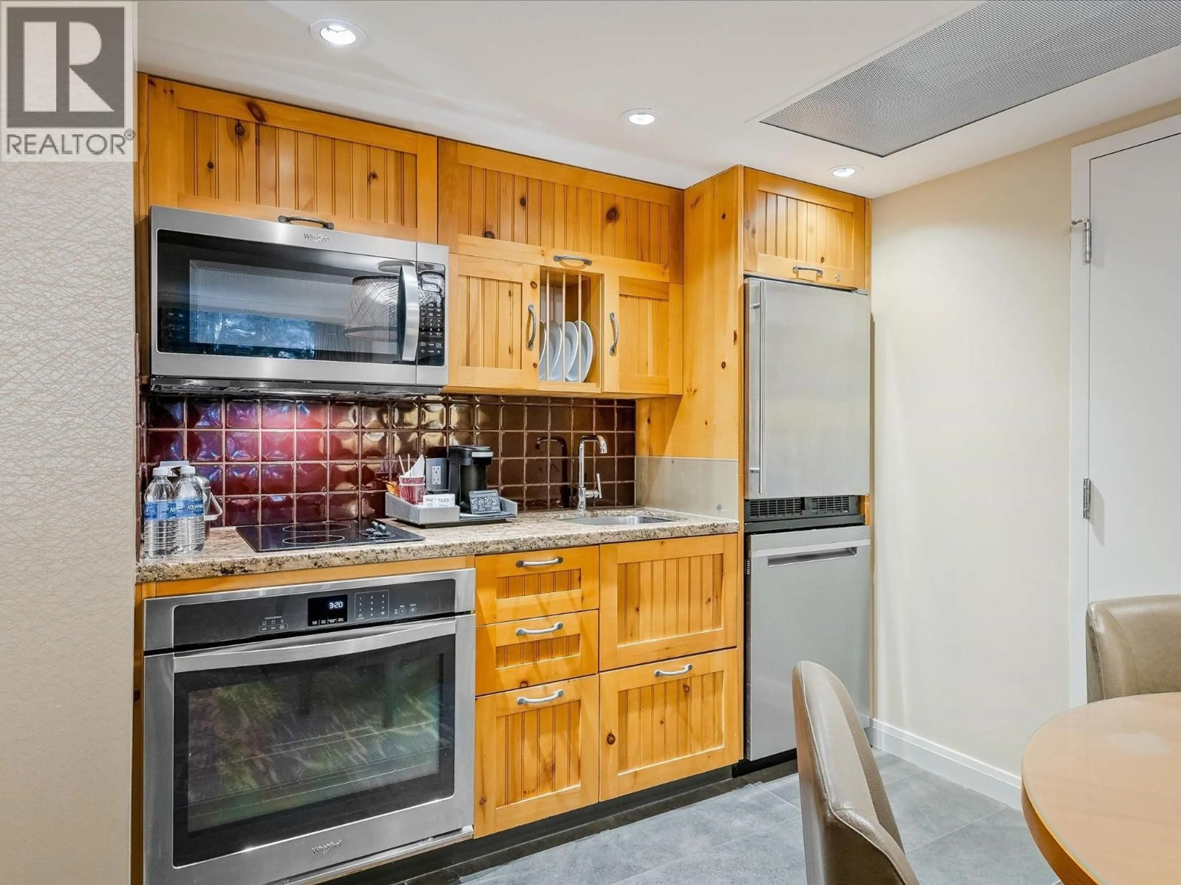 Standard kitchen, unknown for 679 - 4090 WHISTLER WAY, Whistler British Columbia V8E1J3