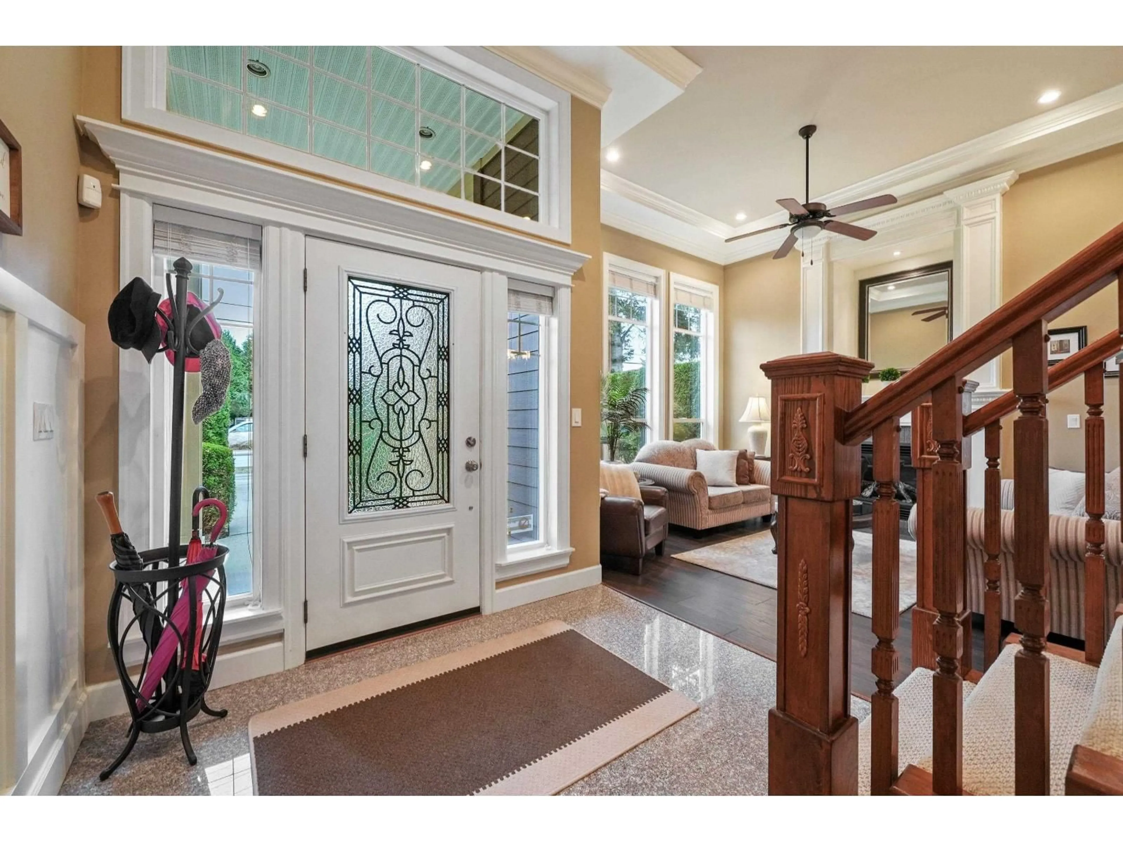 Indoor entryway for 18496 64, Surrey British Columbia V3S8J6