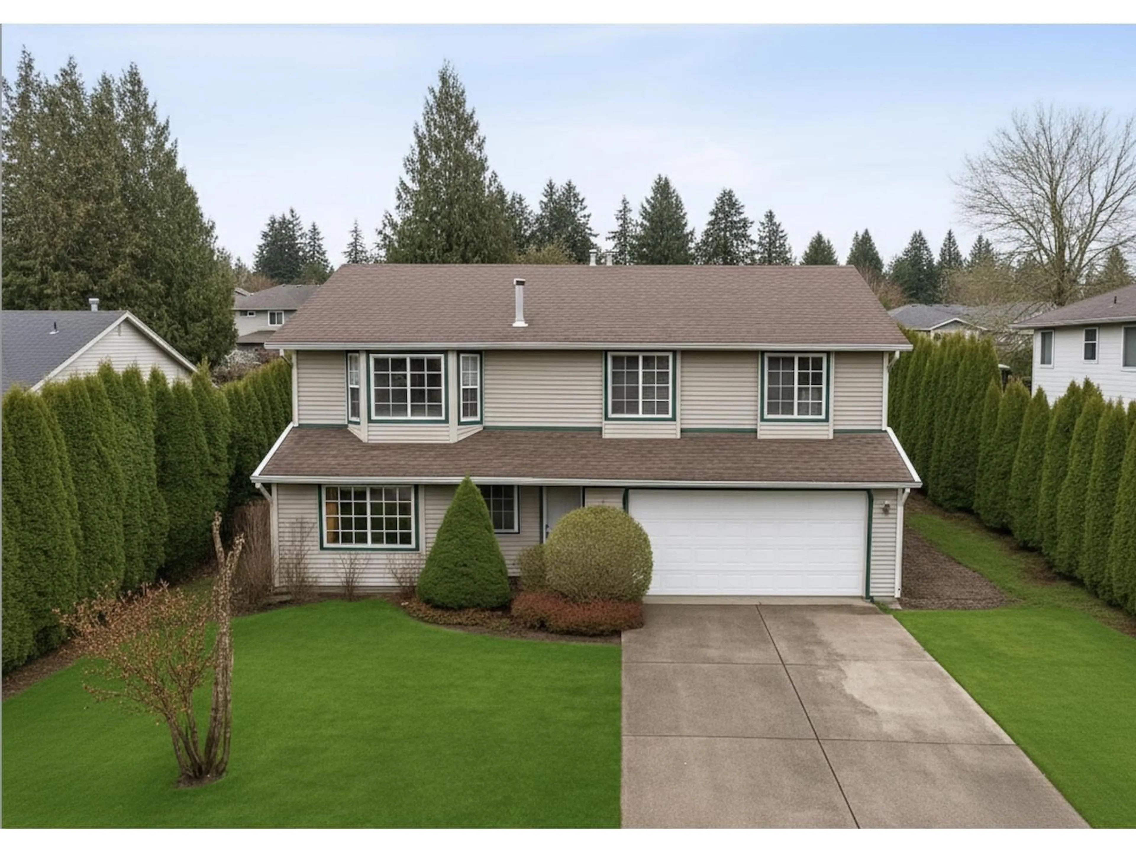 Home with vinyl exterior material, street for 8251 WHARTON, Mission British Columbia V2V7A4