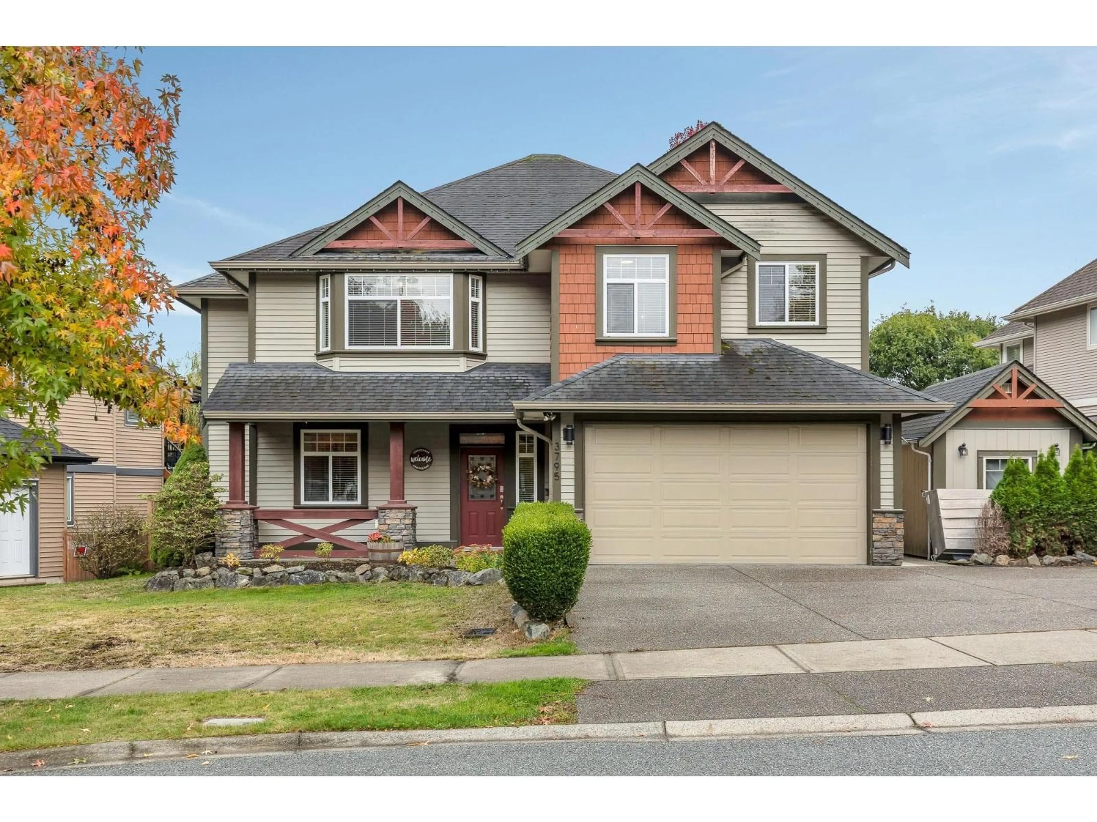 Home with vinyl exterior material, street for 3795 MCKINLEY, Abbotsford British Columbia V3G0A3