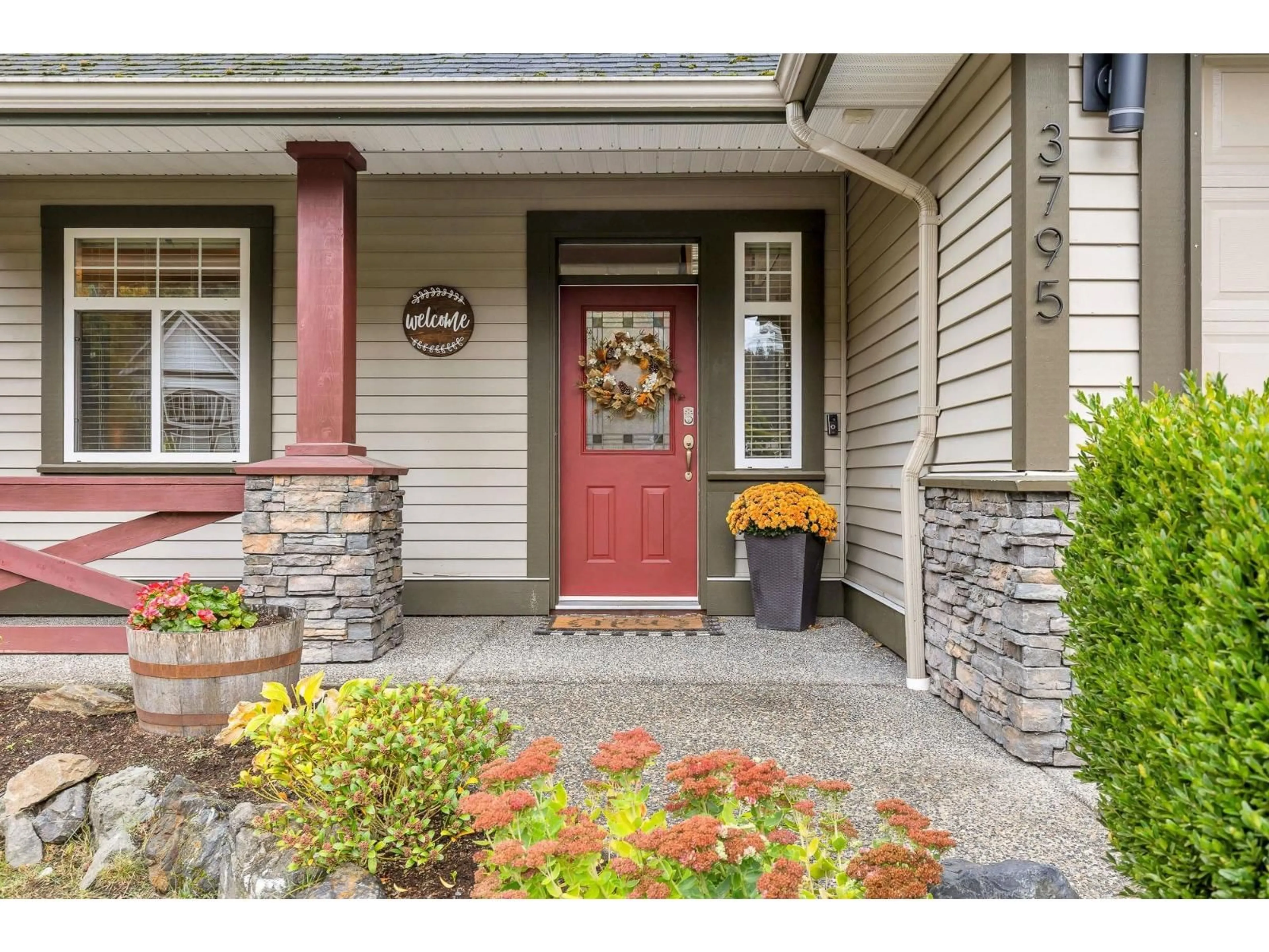 Indoor entryway for 3795 MCKINLEY, Abbotsford British Columbia V3G0A3